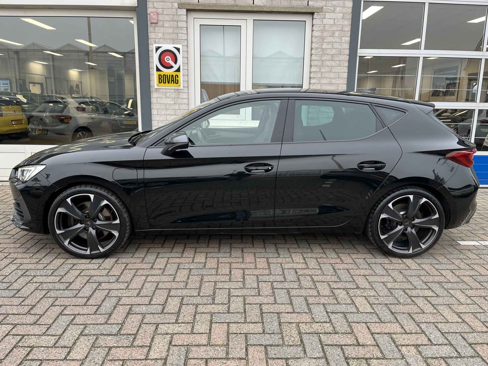 CUPRA Leon 1.4 e-Hybrid VZ Performance / AUTOMAAT/ 245 PK/ PANO/ PARK. SENSOREN/ MATRIX/ KEYLESS/ STUUR-STOELVERWARM./ CRUISE/ APP-CONNECT/ NAVI/ CLIMA/ DAB/ 19" LMV - 3/41