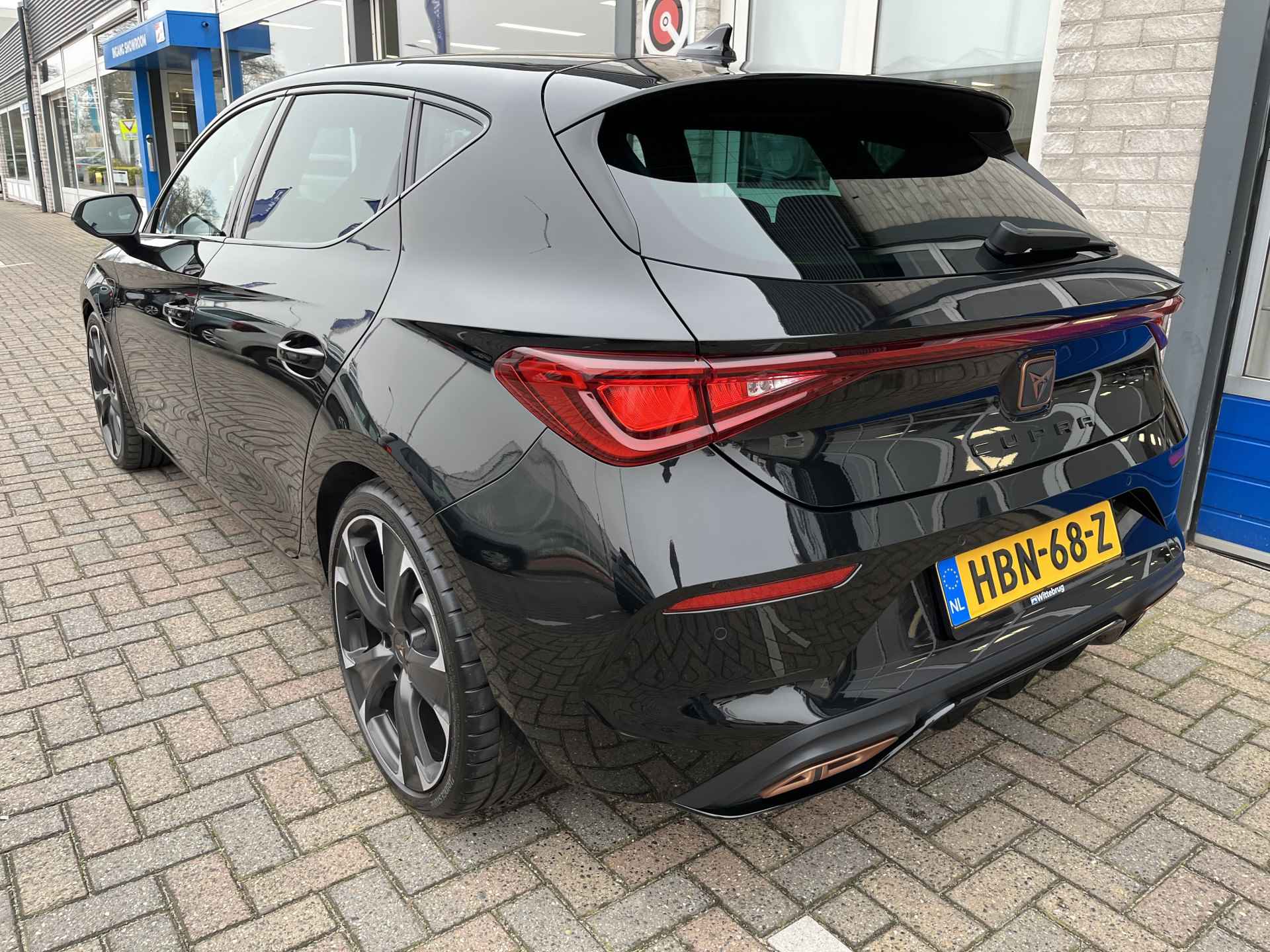 CUPRA Leon 1.4 e-Hybrid VZ Performance / AUTOMAAT/ 245 PK/ PANO/ PARK. SENSOREN/ MATRIX/ KEYLESS/ STUUR-STOELVERWARM./ CRUISE/ APP-CONNECT/ NAVI/ CLIMA/ DAB/ 19" LMV - 6/41