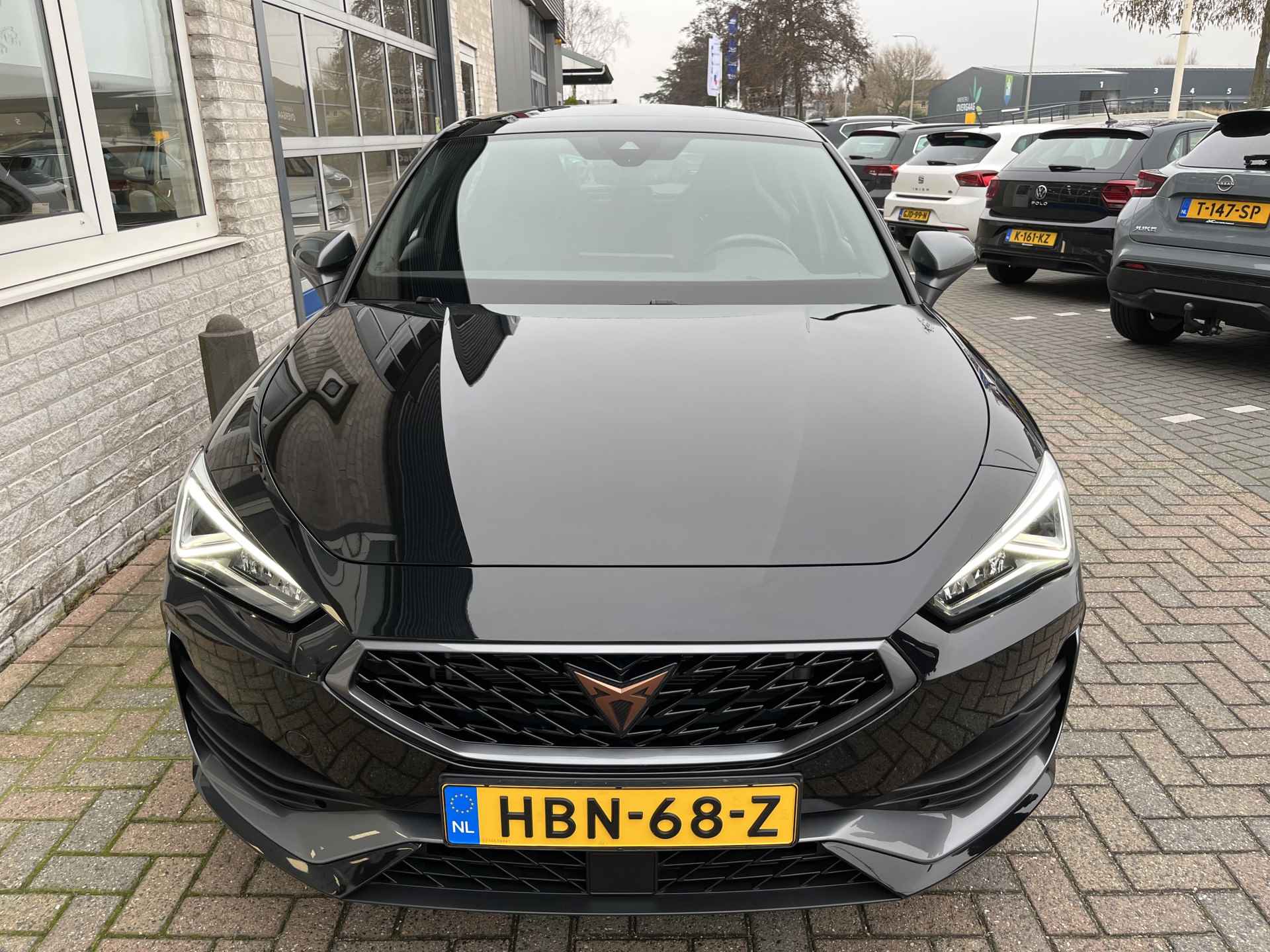 CUPRA Leon 1.4 e-Hybrid VZ Performance / AUTOMAAT/ 245 PK/ PANO/ PARK. SENSOREN/ MATRIX/ KEYLESS/ STUUR-STOELVERWARM./ CRUISE/ APP-CONNECT/ NAVI/ CLIMA/ DAB/ 19" LMV - 32/41