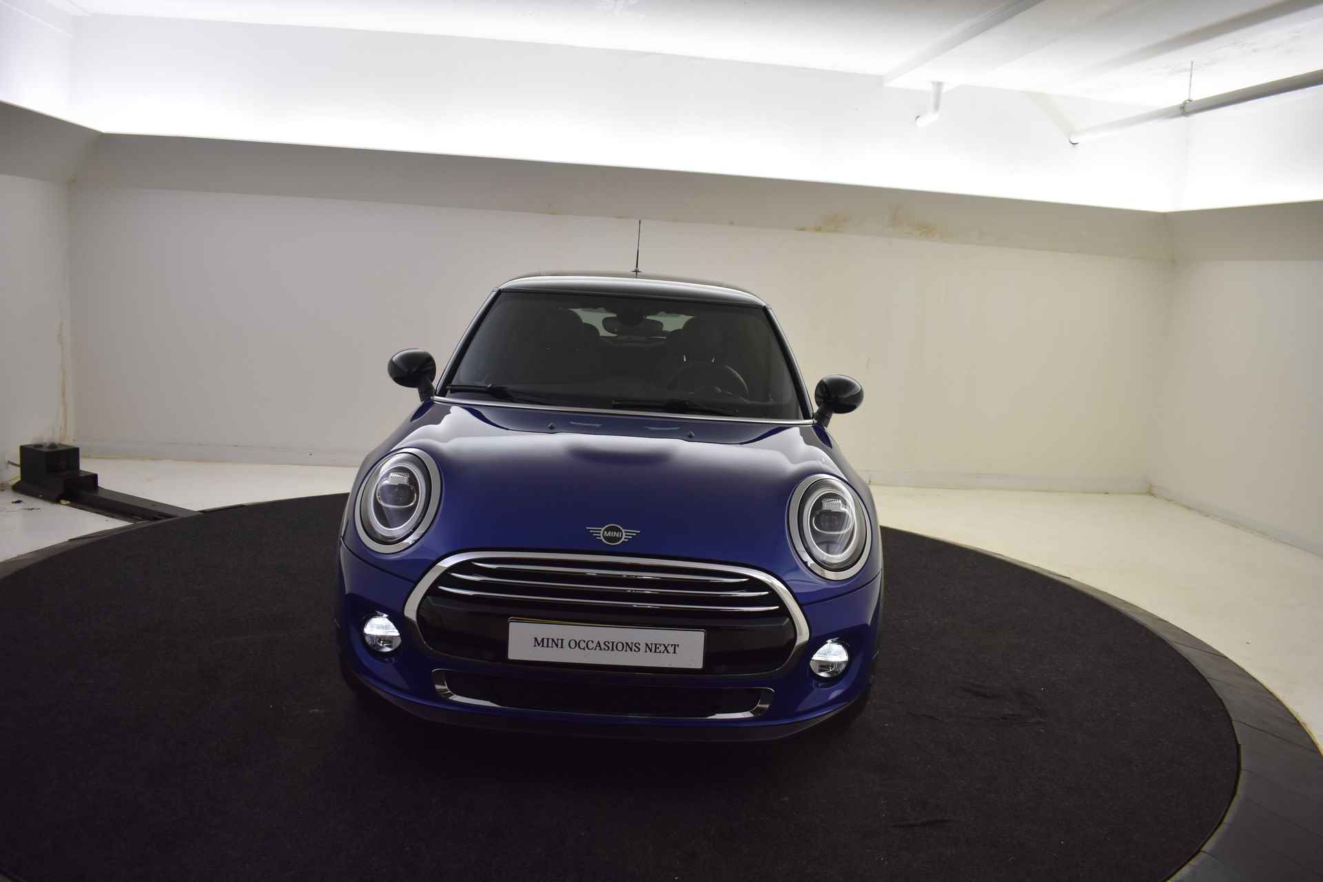 MINI Hatchback Cooper Chili Automaat / Panoramadak / Comfortstoelen / Stoelverwarming / Park Assistant / Comfort Access / Harman Kardon / LED / Head-Up - 5/38