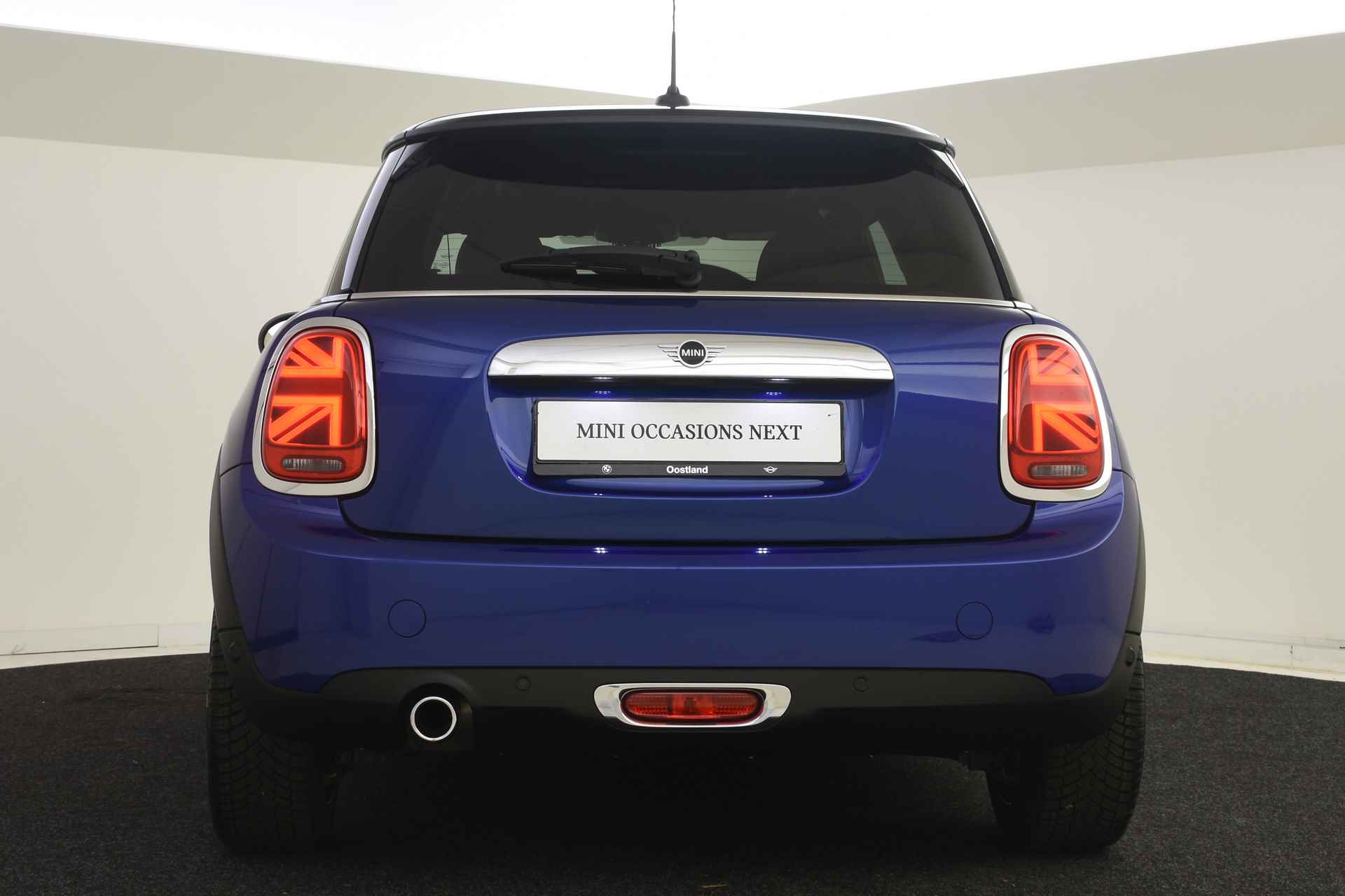 MINI Hatchback Cooper Chili Automaat / Panoramadak / Comfortstoelen / Stoelverwarming / Park Assistant / Comfort Access / Harman Kardon / LED / Head-Up - 24/38