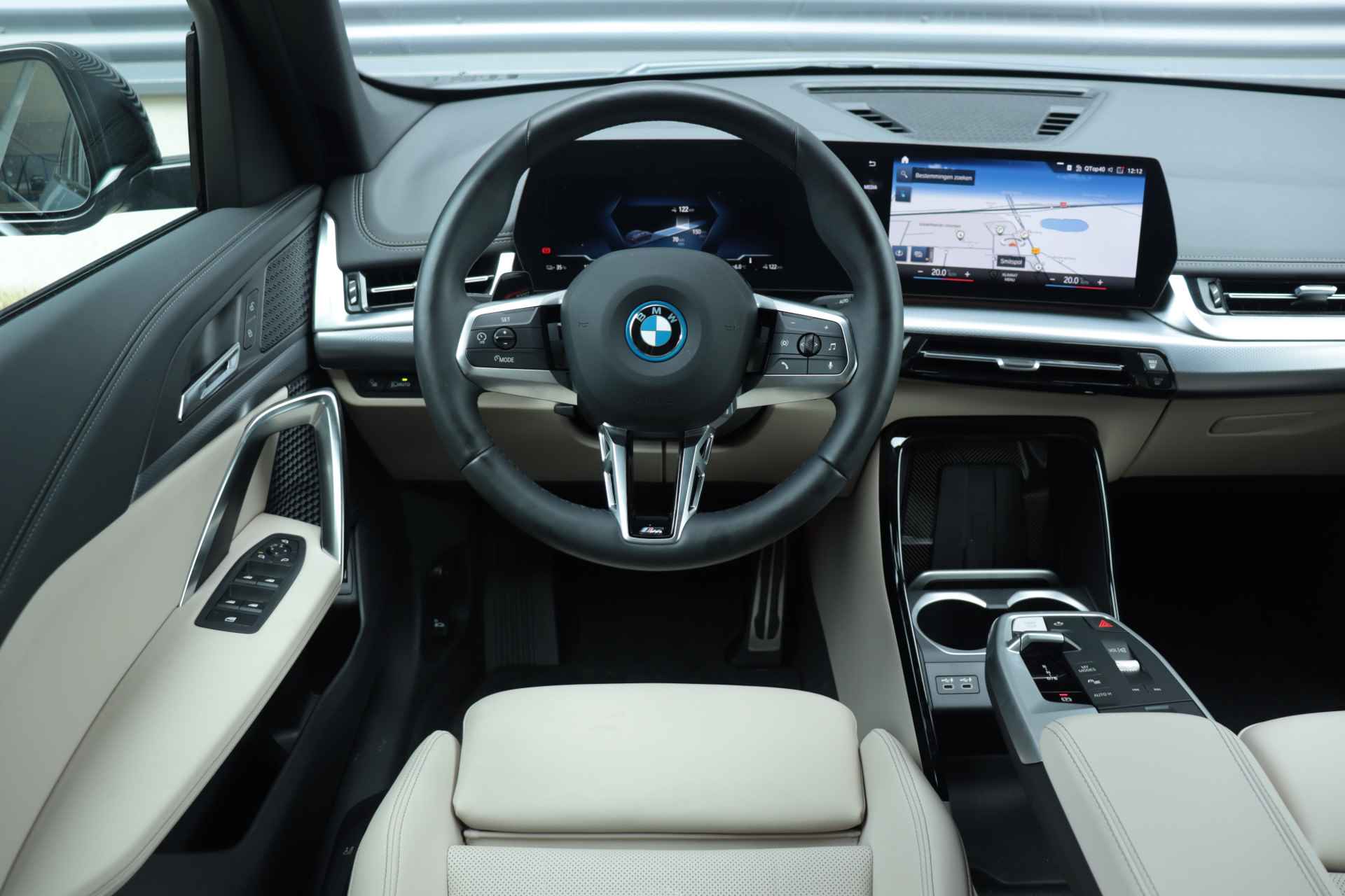 BMW iX1 xDrive30 | M Sportpakket Pro / Premium Pack / Verwarmbare Voorstoelen / Sporstoelen / Comfort Acces / Adaptieve LED / 19'' LMV - 9/33