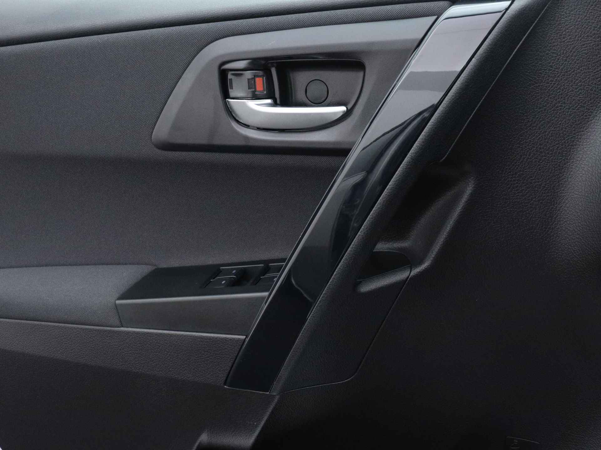 Toyota Auris Touring Sports 1.8 Hybrid Energy Limited | Navigatie | Lichtmetalen Velgen | Stoelverwarming | - 33/42