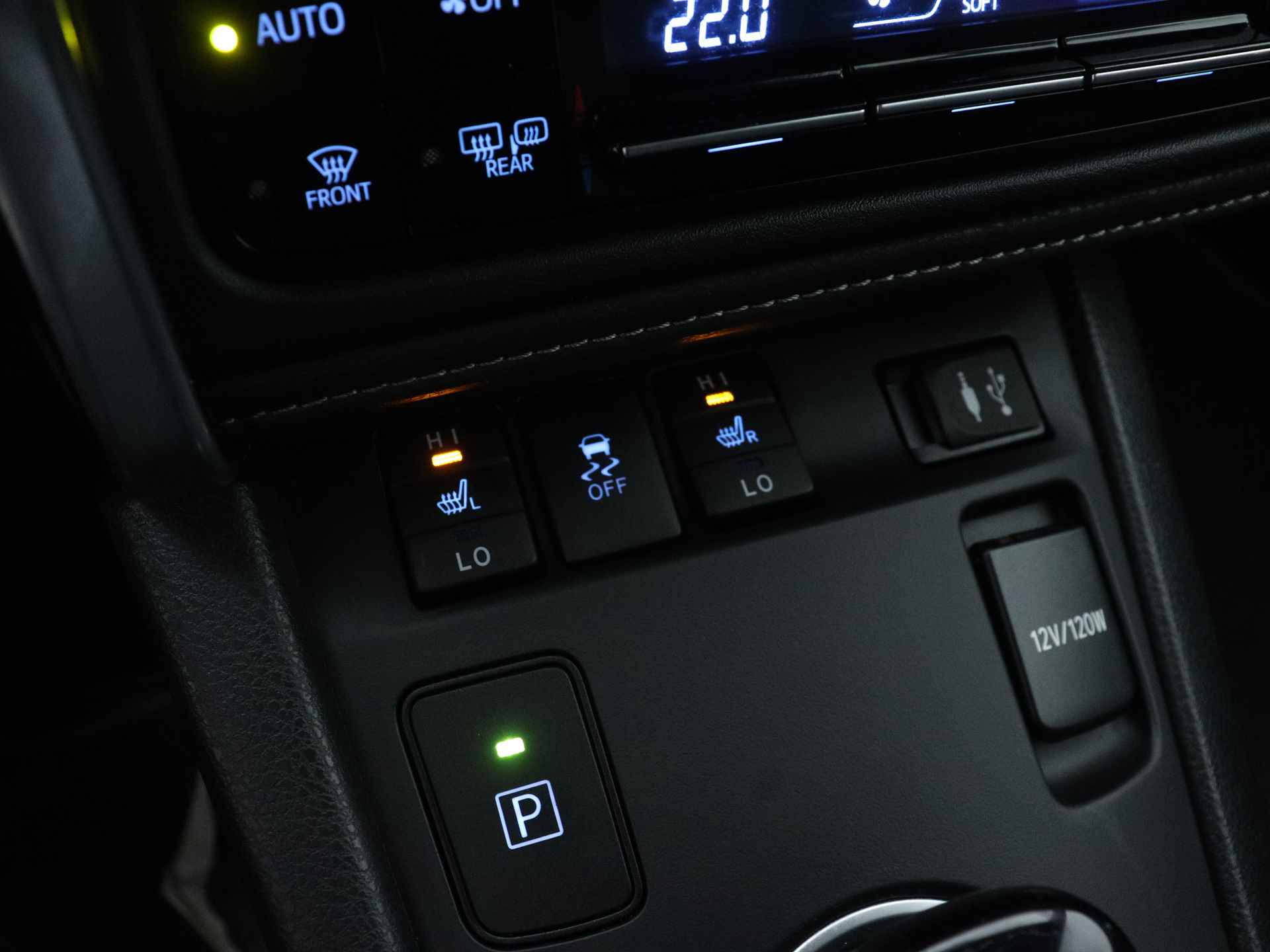 Toyota Auris Touring Sports 1.8 Hybrid Energy Limited | Navigatie | Lichtmetalen Velgen | Stoelverwarming | - 35/42