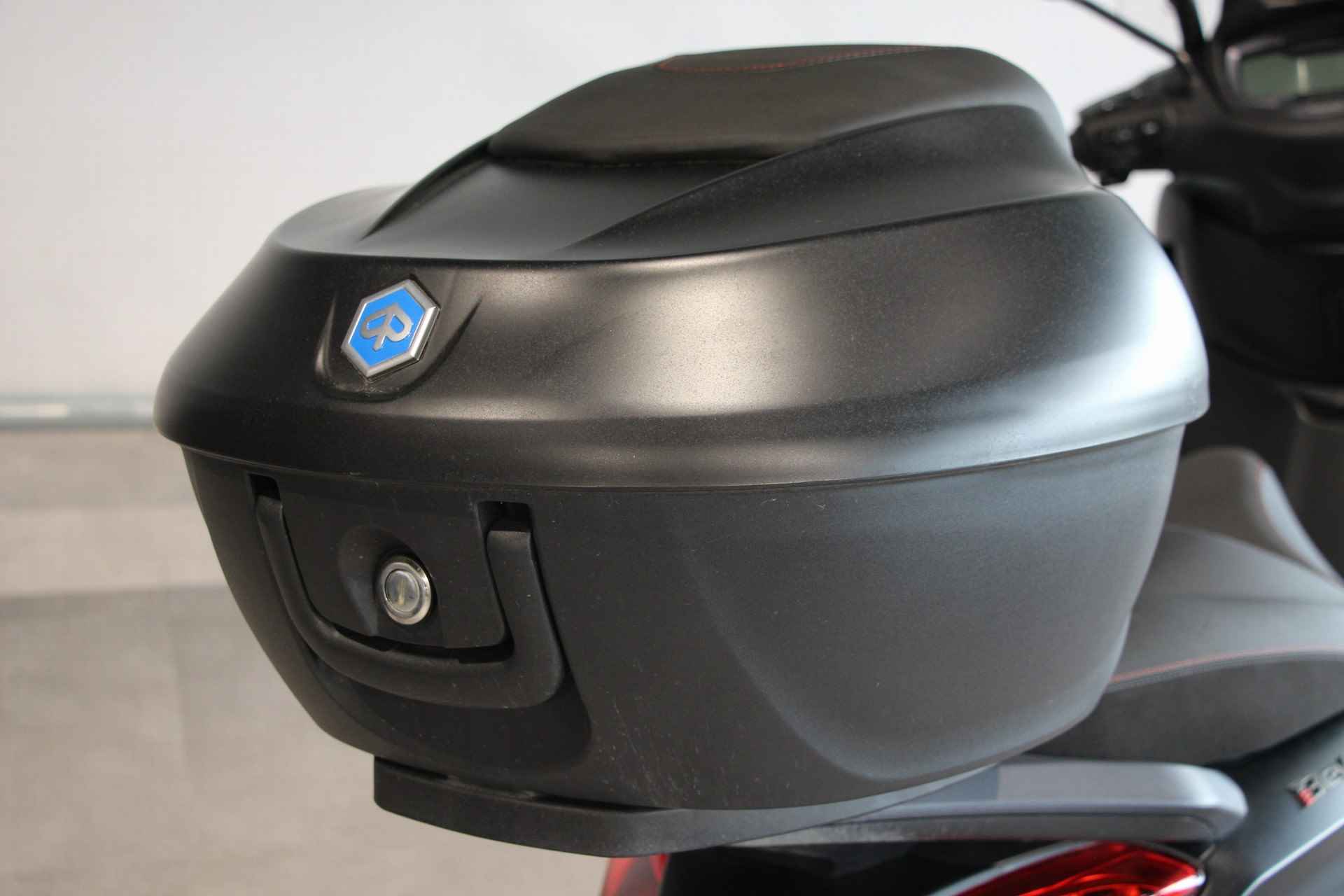 Piaggio BEVERLY 400 HPE - 9/12