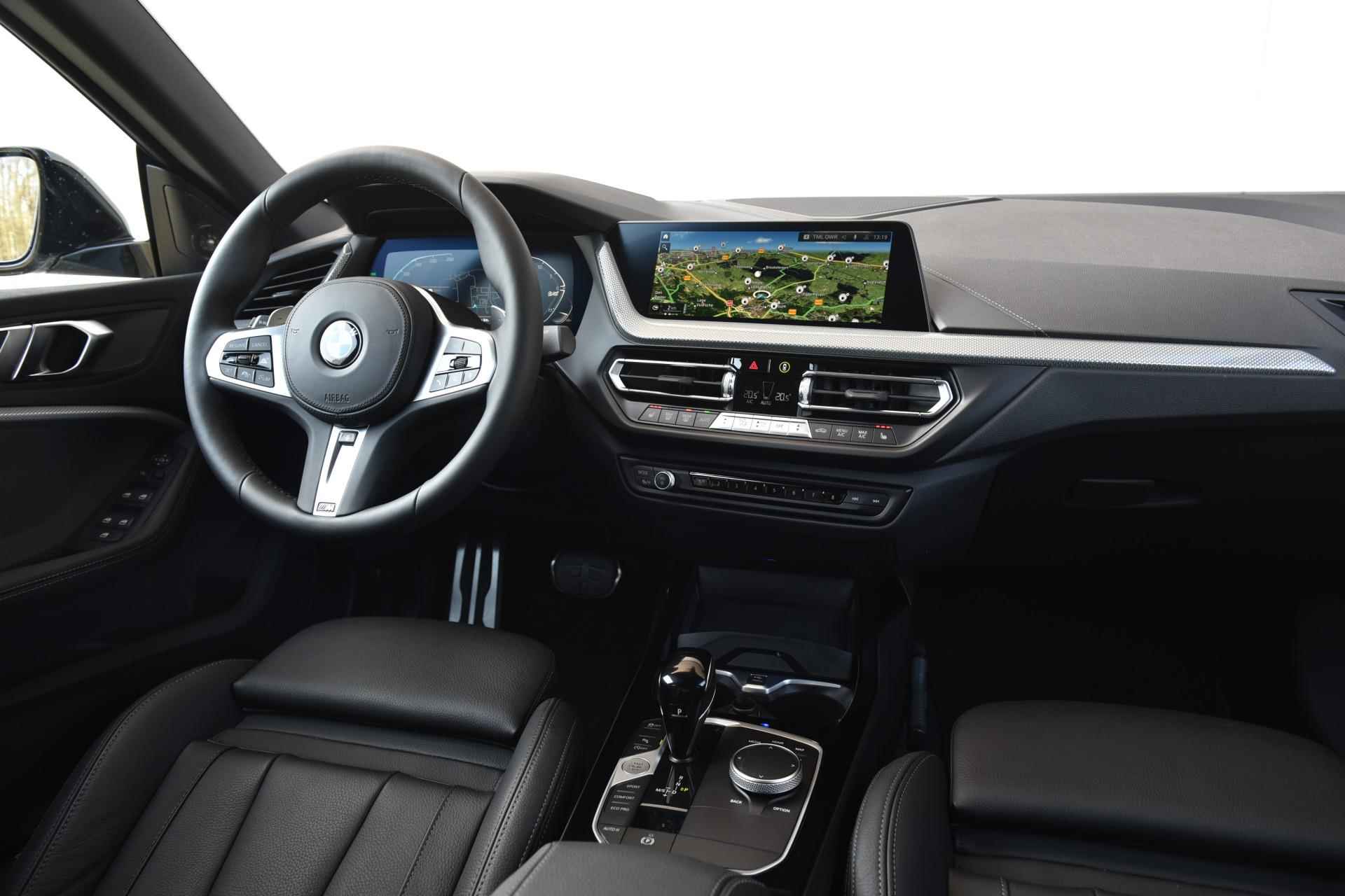 BMW 2 Serie Gran Coupé 220i M Sport Pro / High Executive / Harman Kardon / Panoramadak / Stoel & Stuurverwarming / Camera / Comfort Acces / - 13/26