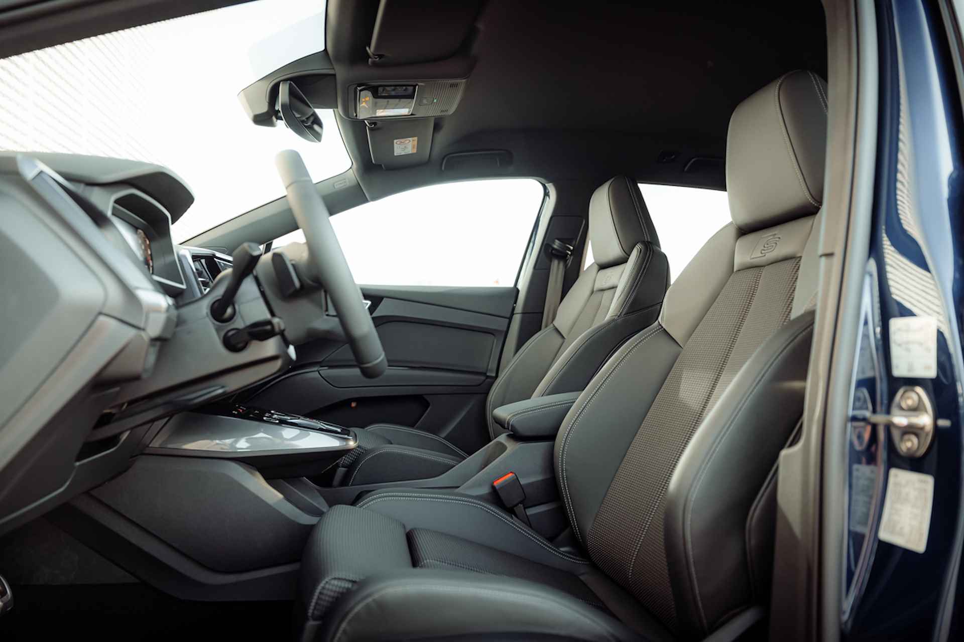 Audi Q4 e-tron 45 S Edition 286pk 82 kWh | Assistentiepakket plus | Comfortpakket plus | Memory | 21" LM velgen | Optiek zwart plus | Privacy glass | Klimaatregelpakket - 15/33
