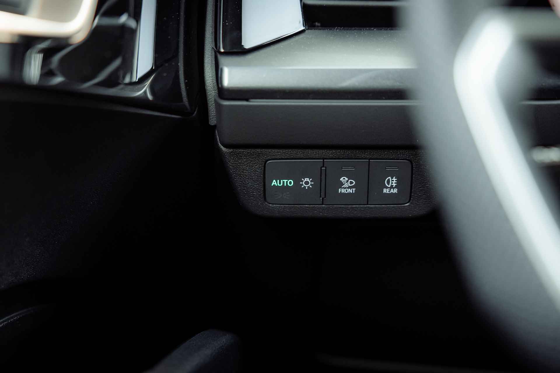 Audi Q4 e-tron 45 S Edition 286pk 82 kWh | Assistentiepakket plus | Comfortpakket plus | Memory | 21" LM velgen | Optiek zwart plus | Privacy glass | Klimaatregelpakket - 26/33