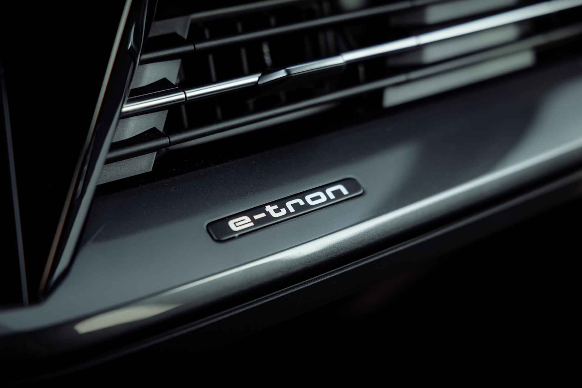 Audi Q4 e-tron 45 S Edition 286pk 82 kWh | Assistentiepakket plus | Comfortpakket plus | Memory | 21" LM velgen | Optiek zwart plus | Privacy glass | Klimaatregelpakket - 28/33