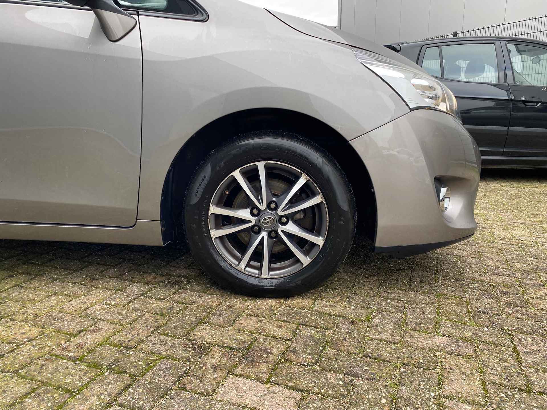 Toyota Verso 1.8 VVT-i Business Top 5 editie | Panoramadak | Trekhaak | LM Velgen | Climate Control | - 2/17