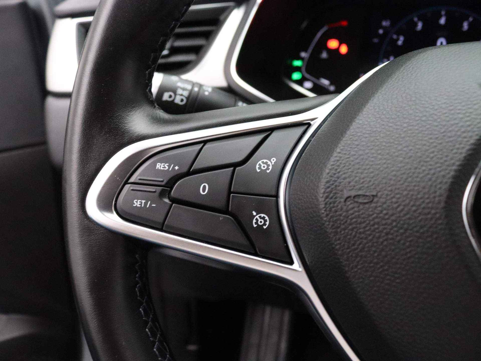 Renault Captur TCe 100pk Intens ALL-IN PRIJS! Climate control | Navig | 17" inch velgen - 21/43