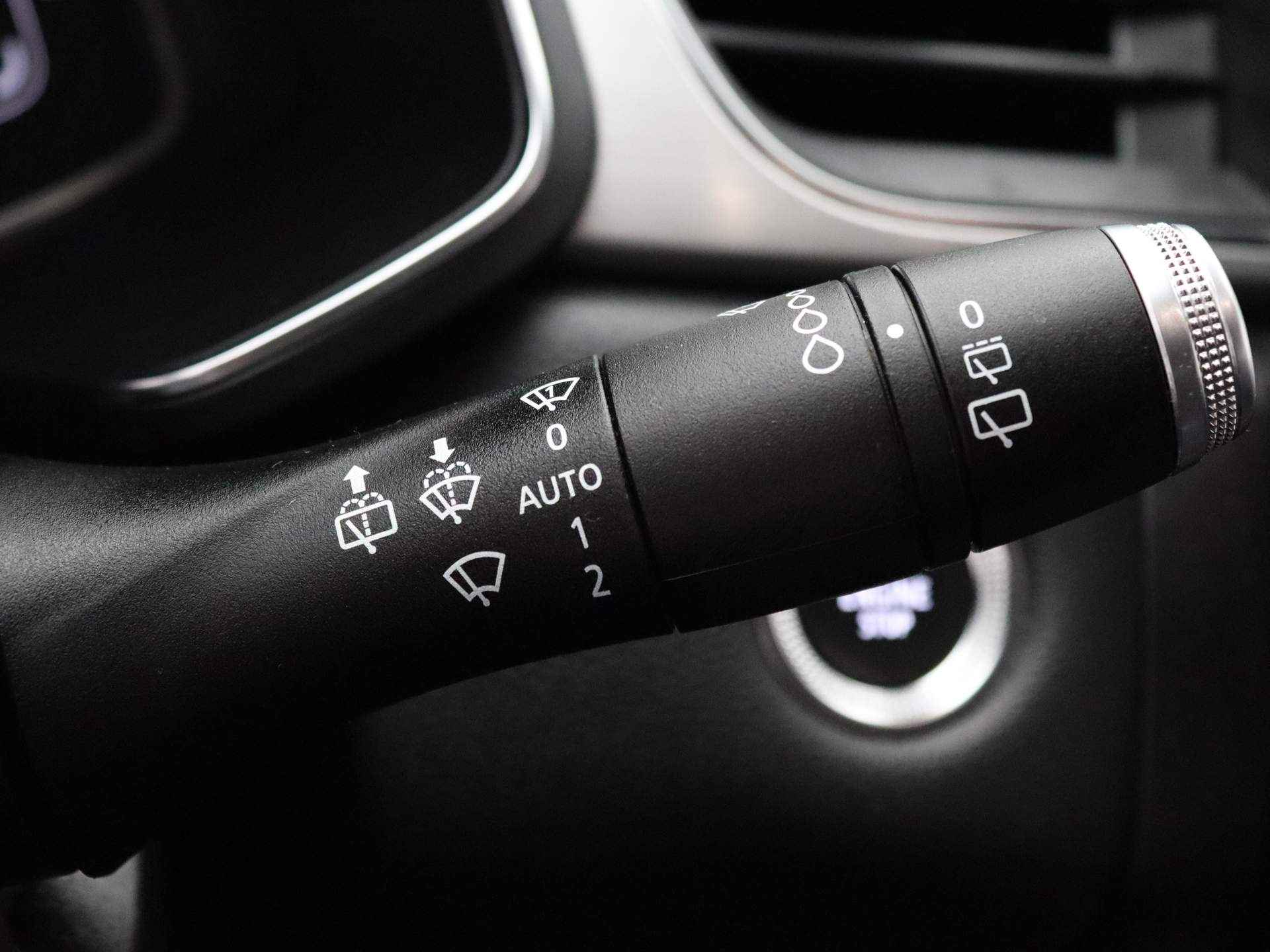 Renault Captur TCe 100pk Intens ALL-IN PRIJS! Climate control | Navig | 17" inch velgen - 28/43