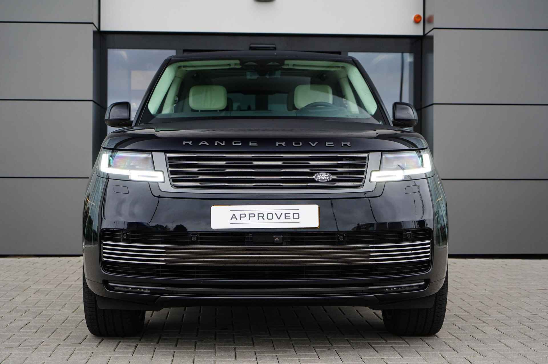 Land Rover Range Rover P550e SV Ultra Metallic Paint l Full Xpel | Intrepid Exterior | Hot Stone Massage - 2/40