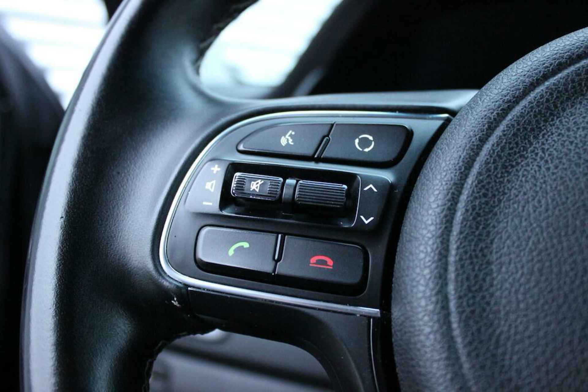 Kia Niro 1.6 GDi Hybrid Edition // Inclusief 12 mnd. BOVAG garantie - Navigatie - Apple CarPlay & Android Auto - Climate Control - 16/23