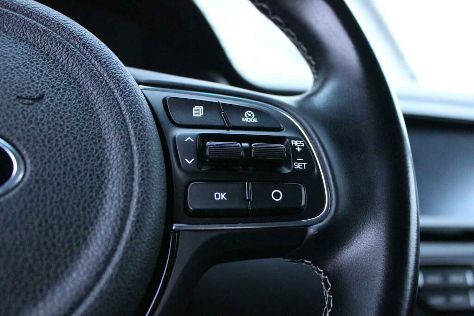 Kia Niro 1.6 GDi Hybrid Edition // Inclusief 12 mnd. BOVAG garantie - Navigatie - Apple CarPlay & Android Auto - Climate Control - 17/23