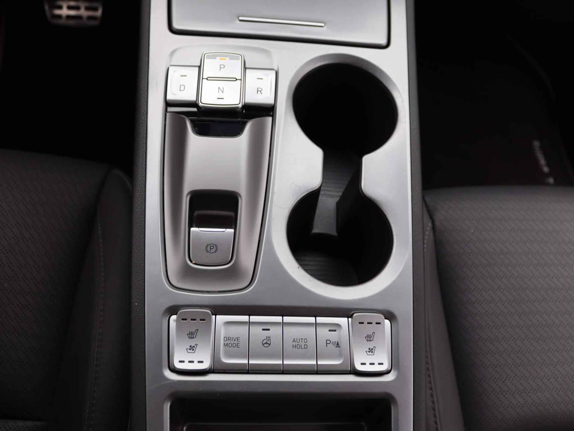 Hyundai Kona EV Premium 64 kWh | Camera | Cruise Control | Navigatie | Stoelverwarming - 10/48
