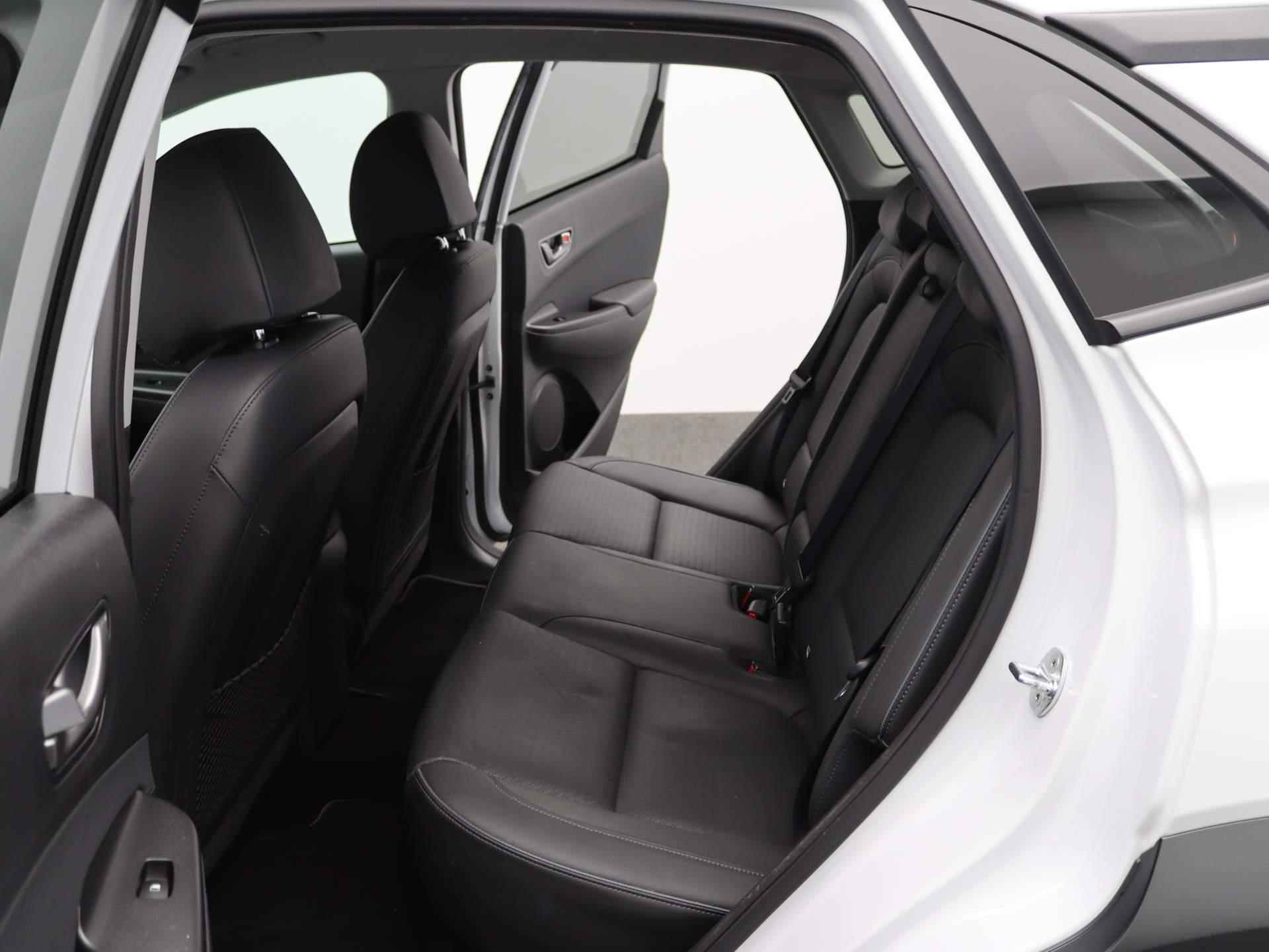 Hyundai Kona EV Premium 64 kWh | Camera | Cruise Control | Navigatie | Stoelverwarming - 12/48