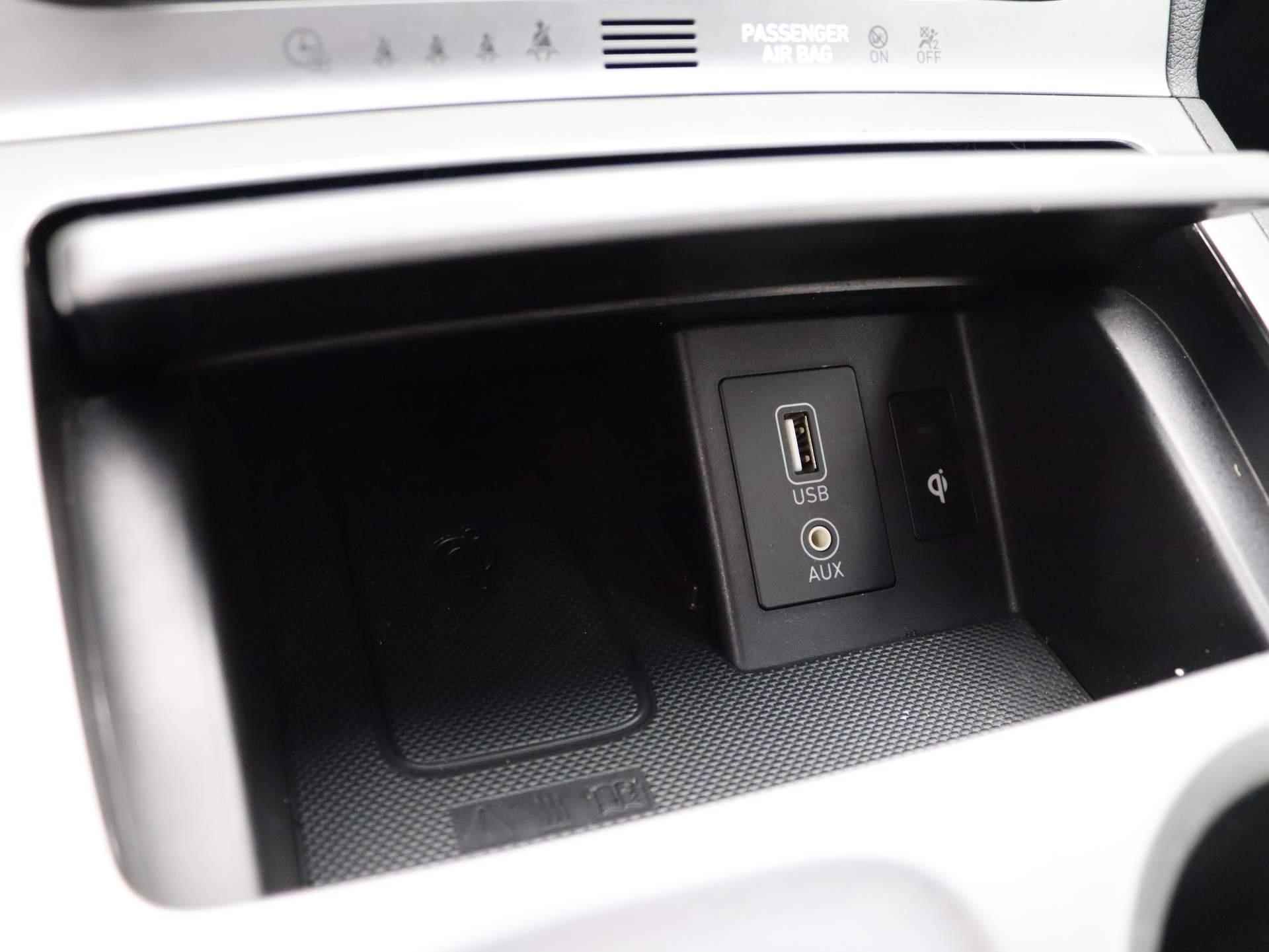Hyundai Kona EV Premium 64 kWh | Camera | Cruise Control | Navigatie | Stoelverwarming - 22/48