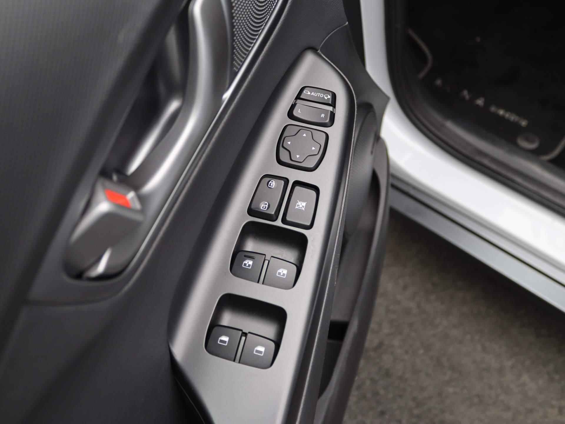 Hyundai Kona EV Premium 64 kWh | Camera | Cruise Control | Navigatie | Stoelverwarming - 25/48