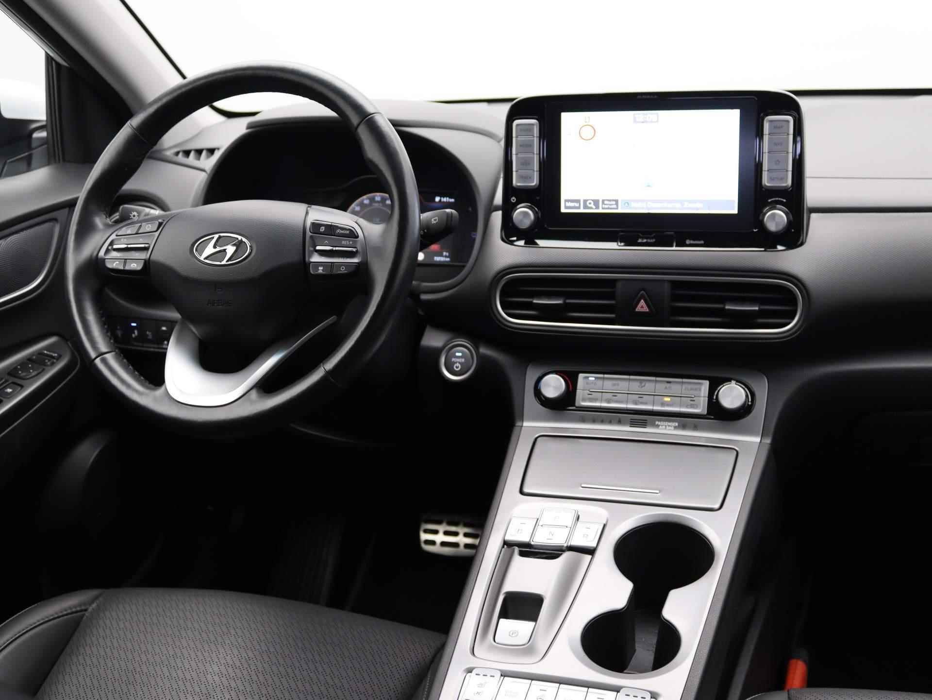 Hyundai Kona EV Premium 64 kWh | Camera | Cruise Control | Navigatie | Stoelverwarming - 29/48