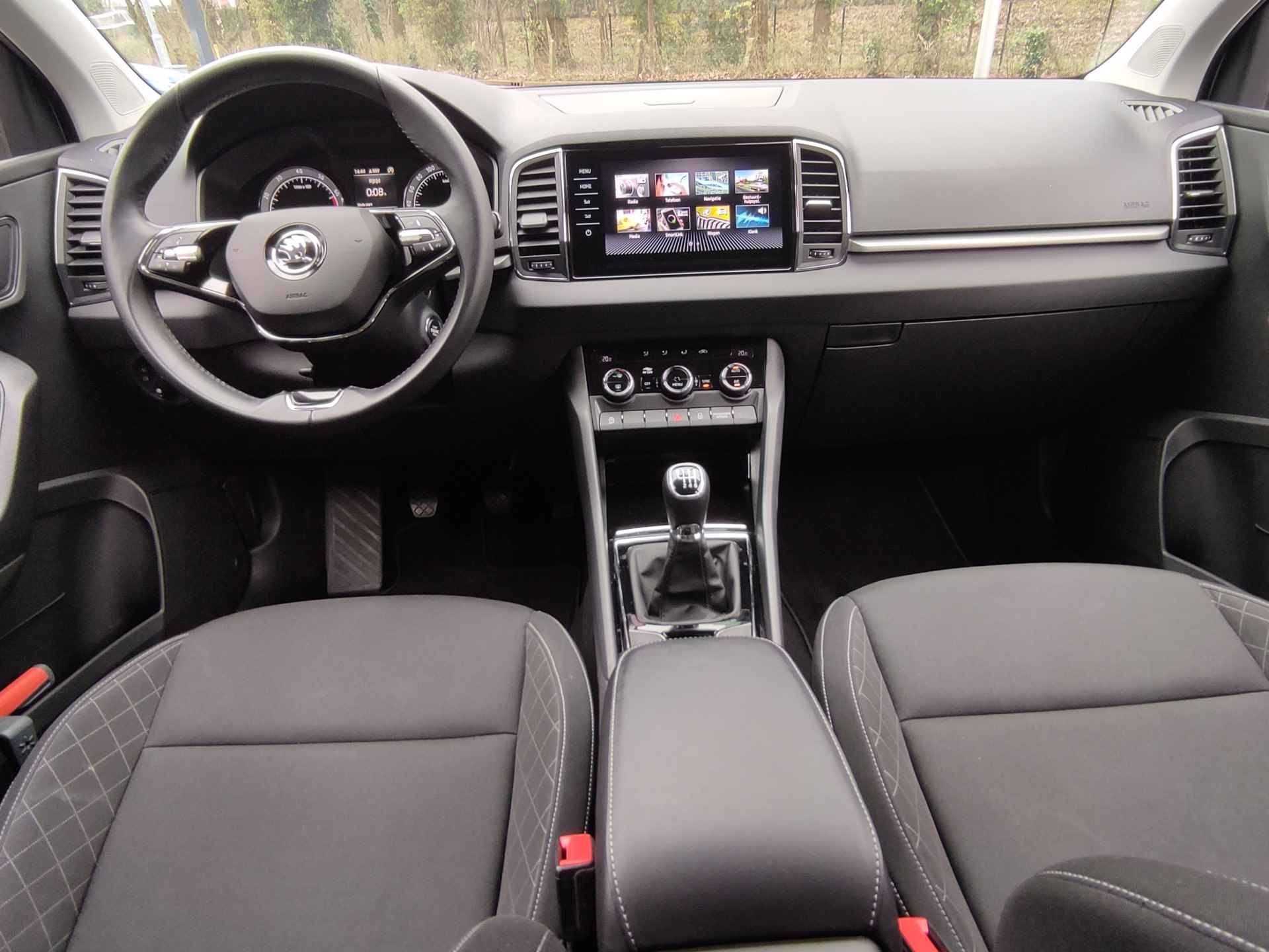 Škoda Karoq 1.0 TSI Business Edition Climatronic -Navigatie - All seasonbanden - Keyless start - NL auto - 21/32