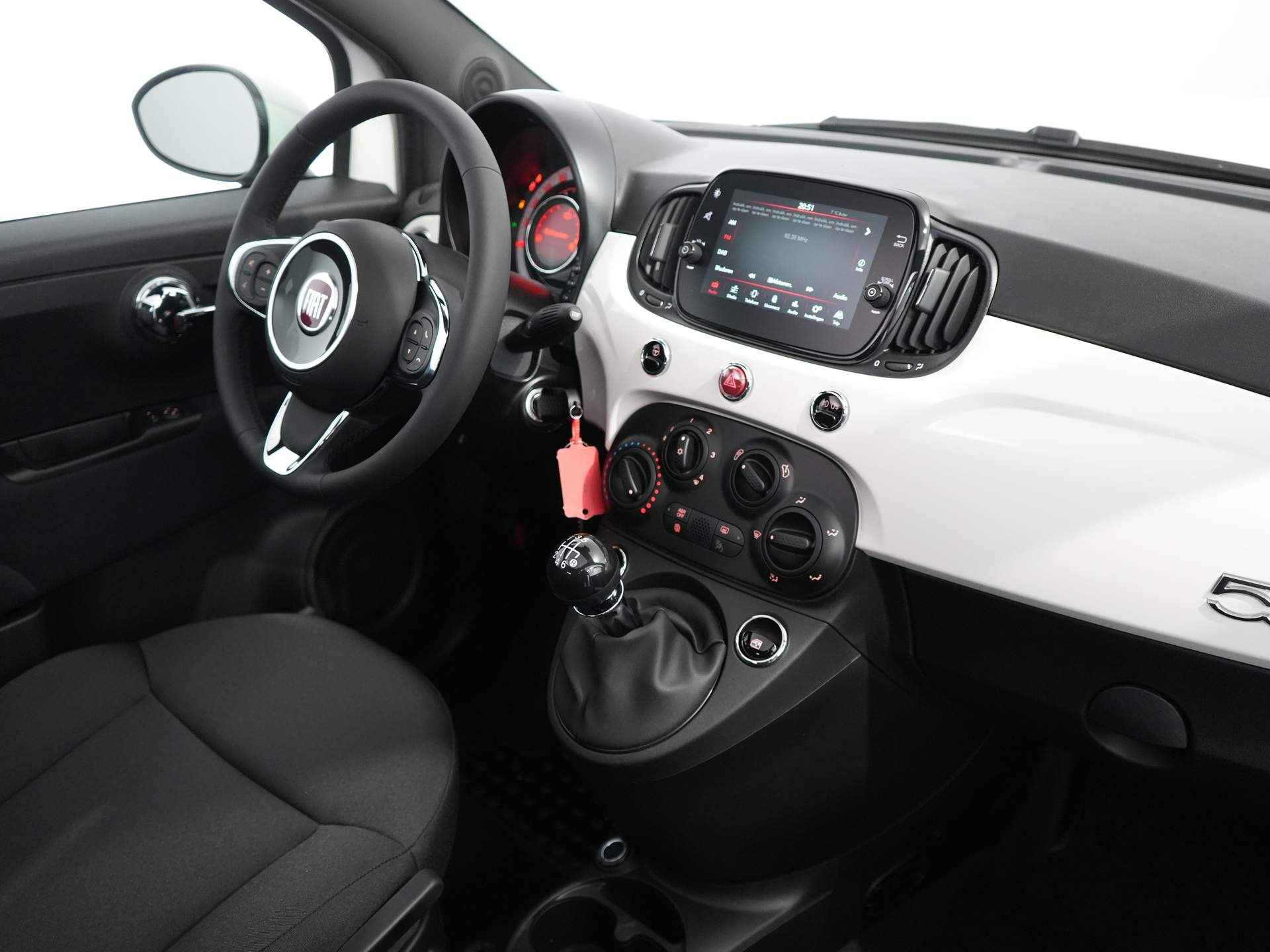 Fiat 500 1.0 Hybrid Dolcevita | Panoramadak | Carplay | Cruise | Airco | Parkeersensoren | Touchscreen | Bluetooth | 15'' Lichtmetaal | Snel leverbaar! - 10/35