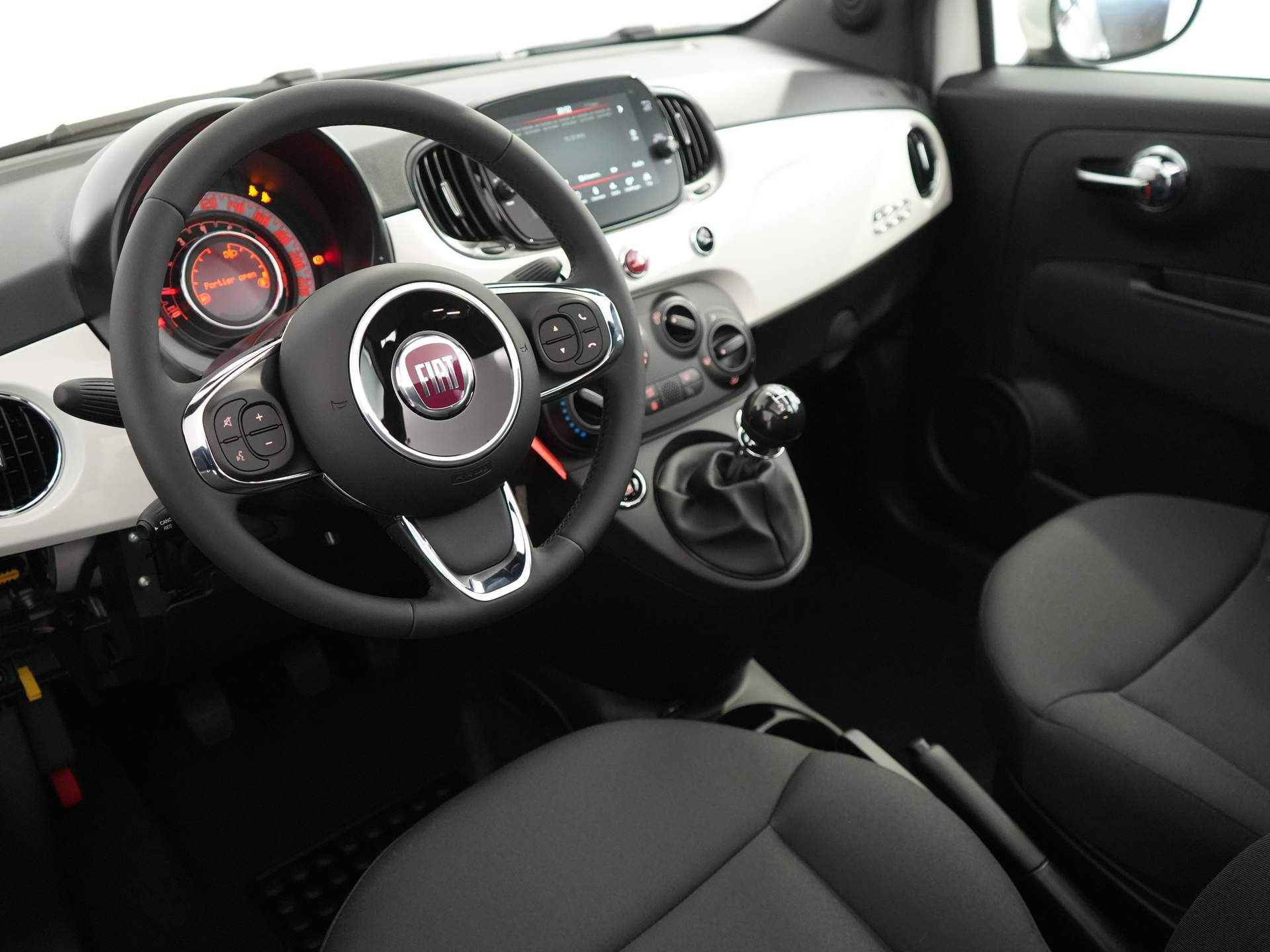 Fiat 500 1.0 Hybrid Dolcevita | Panoramadak | Carplay | Cruise | Airco | Parkeersensoren | Touchscreen | Bluetooth | 15'' Lichtmetaal | Snel leverbaar! - 15/35