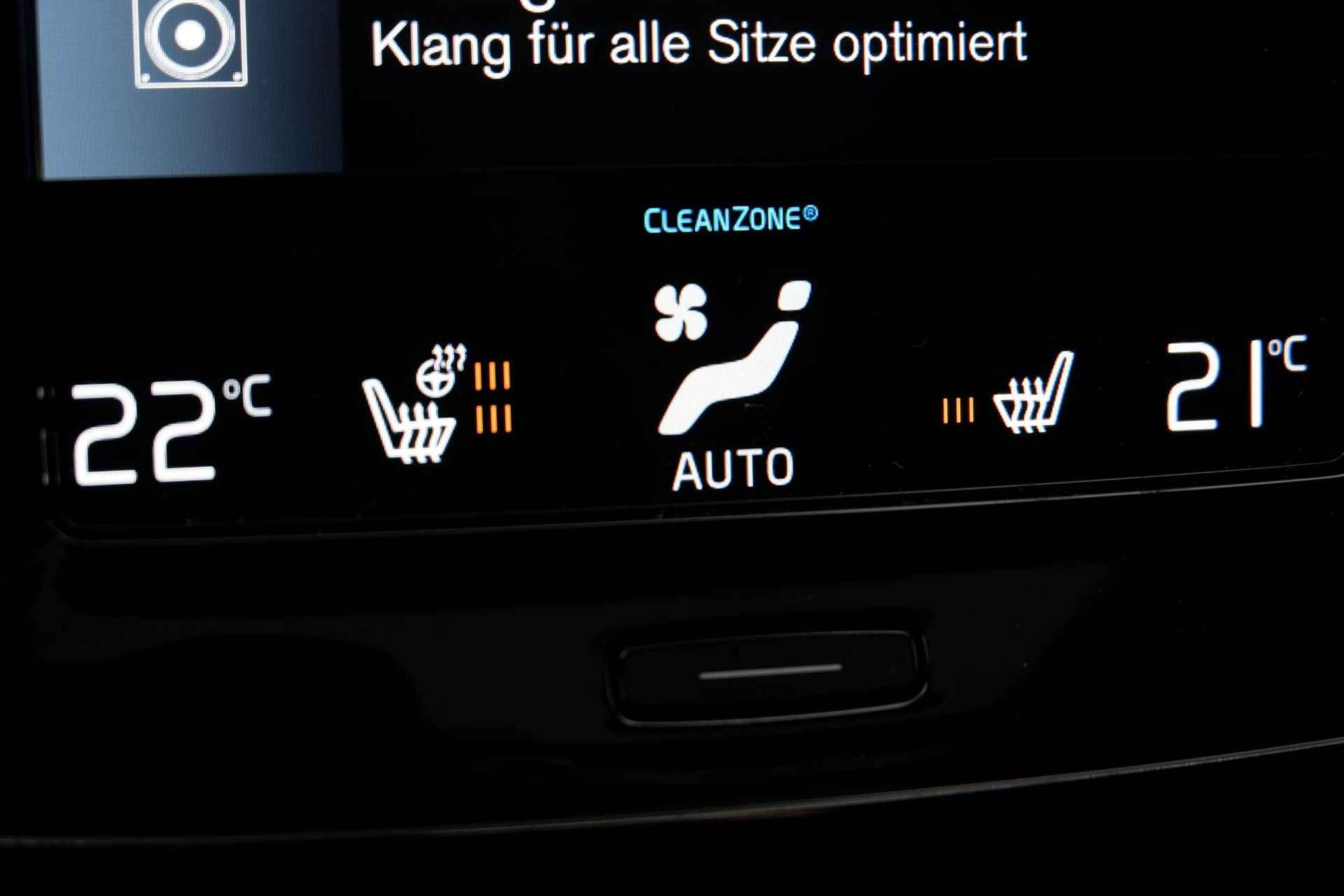 Volvo XC40 T5 Automaat Plug-in hybrid Ultimate Bright, Volvo XC40 T5 Plug-in hybrid AUT7 262PK Ultimate Bright, Panoramadak, Trekhaak semi elektrisch inklapbaar, Elektrisch bedienbare stoelen, Harman Kardon audio, Verwarmbare voorstoelen & stuurwiel, Adaptieve Cruise Control met Pilot Assist, BLIS Dodeheokdetectie - 26/29