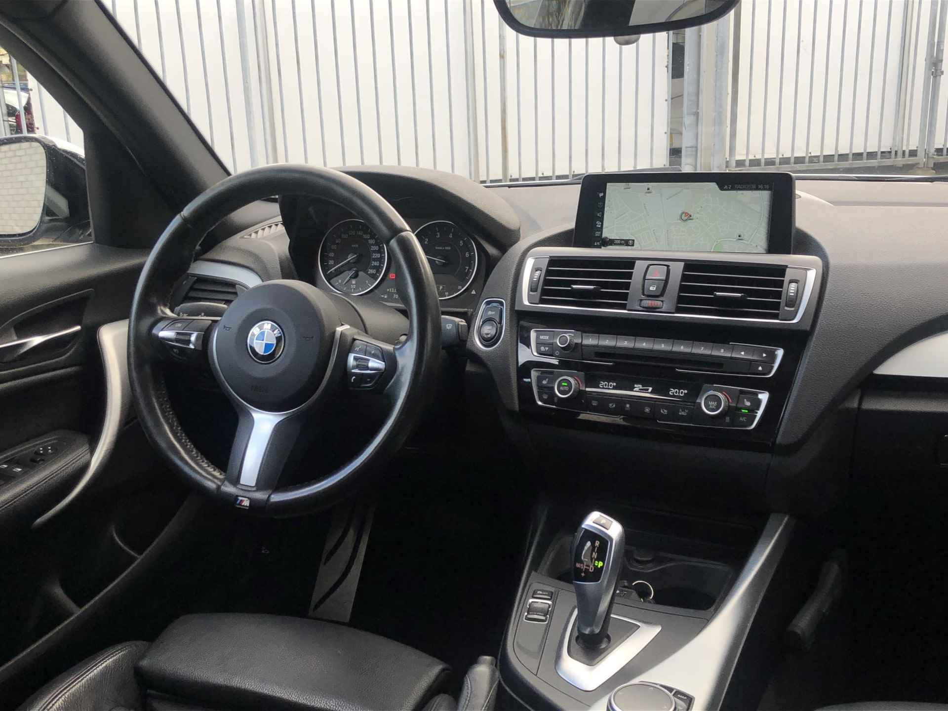 BMW 1 Serie 118i High Executive M-sport Automaat 136PK l Navigatie Professional l Leder l Hifi audio l 18" LM velgen l Stoelverwarming - 5/24
