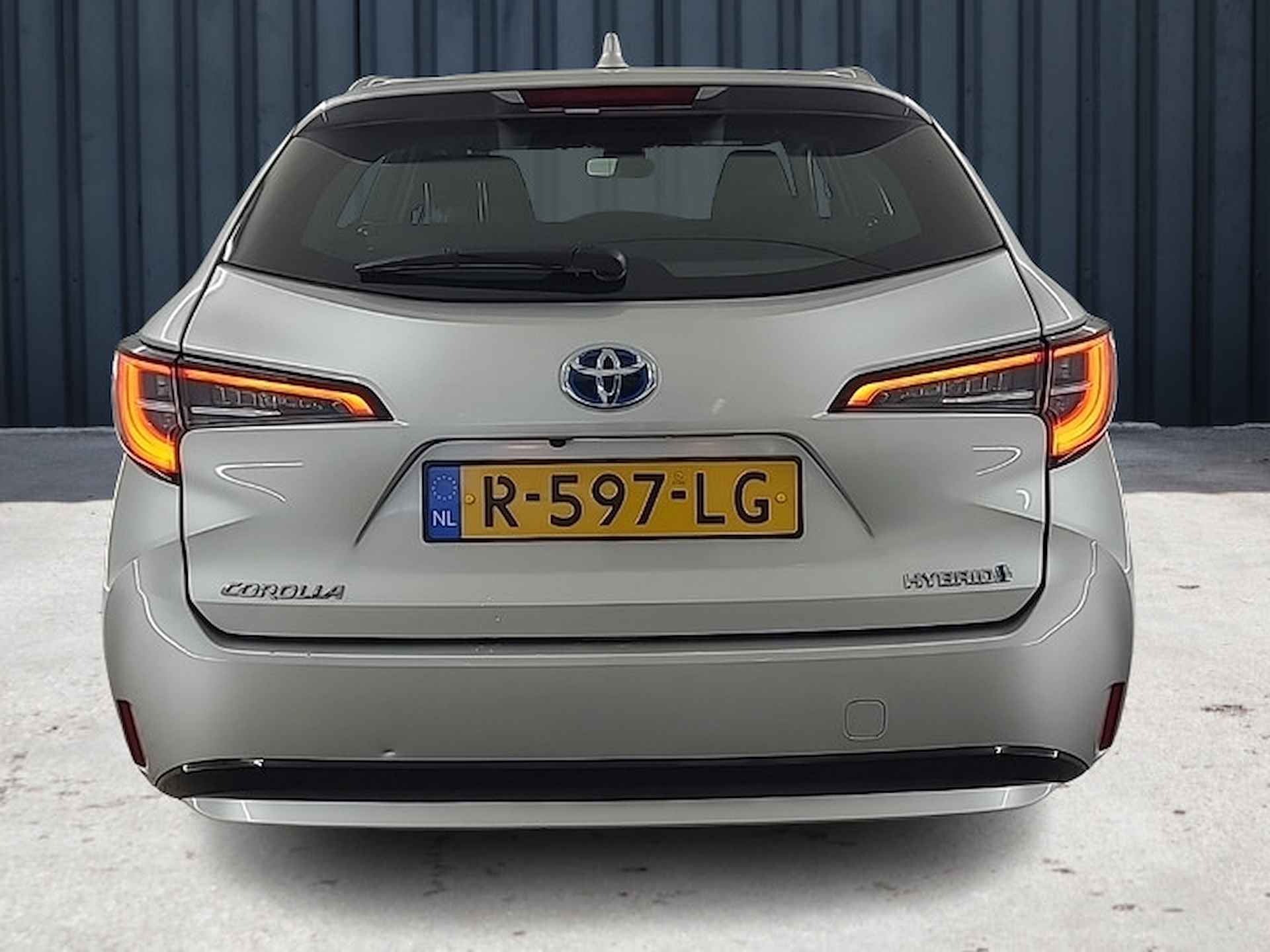 Toyota Corolla Touring Sports 1.8 Hybrid Active (98 PK) 1e-Eig. TOYOTA-Dealer-Onderh. BOVAG-Garantie. NL-AUTO.  Apple-Carplay/Android-Auto, Adaptive-Cruisecontrol, Keyless-Entry/Start, Achteruitrijcamera, DAB, Lm-Velgen-16Inch, Privacy-Glas - 16/22