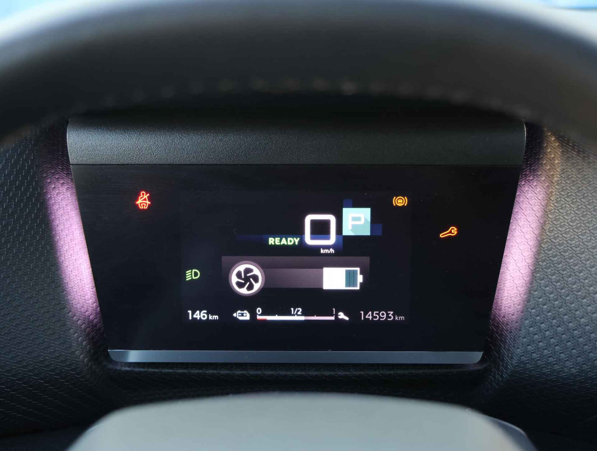 Citroen Ë-C4 Shine 50 kWh | HeadUpDisplay | CruiseControl | Camera | Glazendak | Keyless | AppleCarPlay/AndroidAuto | - 35/46