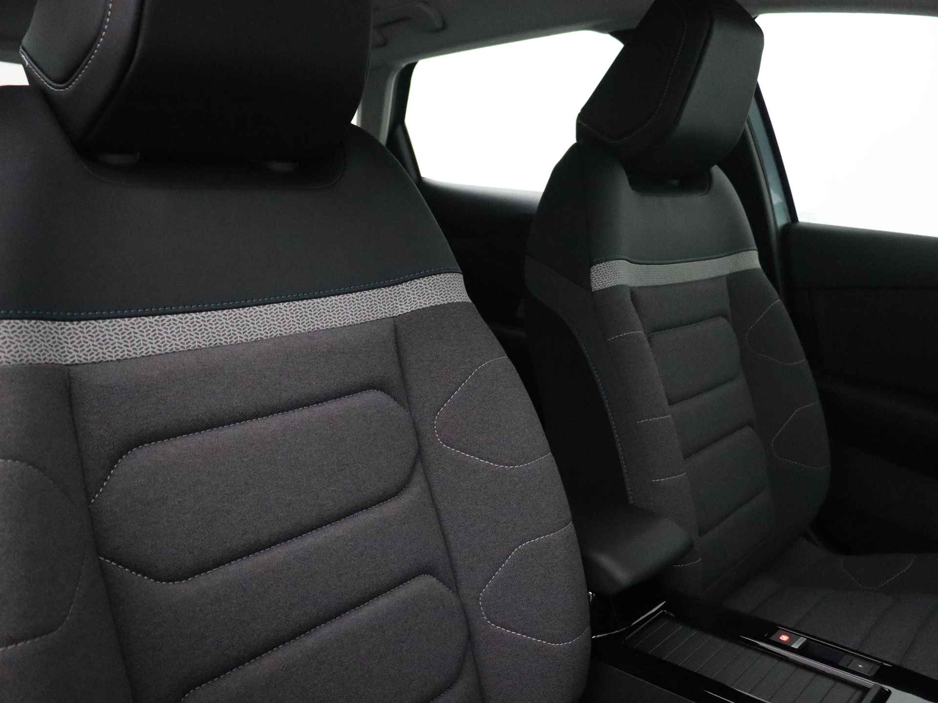 Citroën Ë-C4 You 50 kWh | Rijklaar | Apple Carplay | Comfort Seats | - 7/26