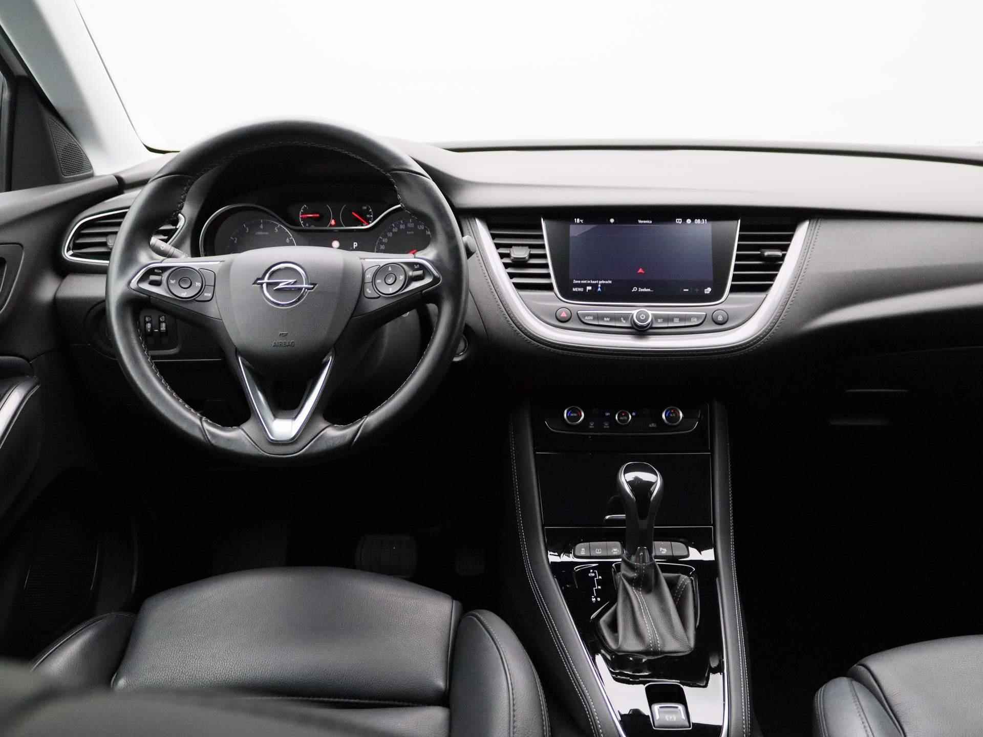 Opel Grandland X 1.2 Turbo Business Executive | Lederen Bekleding | Navigatie | Camera | LED Verlichting | - 7/37