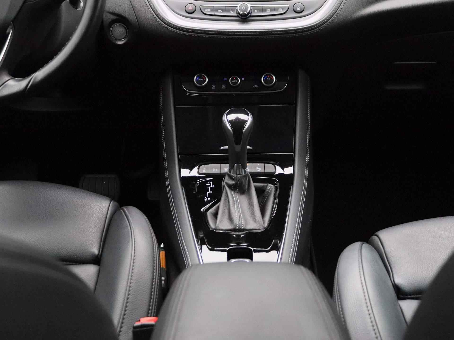 Opel Grandland X 1.2 Turbo Business Executive | Lederen Bekleding | Navigatie | Camera | LED Verlichting | - 10/37