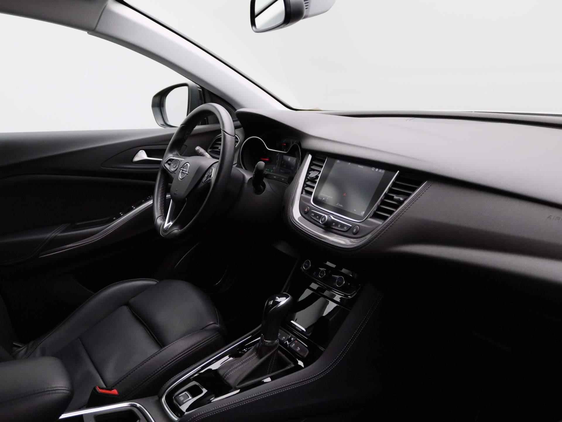 Opel Grandland X 1.2 Turbo Business Executive | Lederen Bekleding | Navigatie | Camera | LED Verlichting | - 32/37