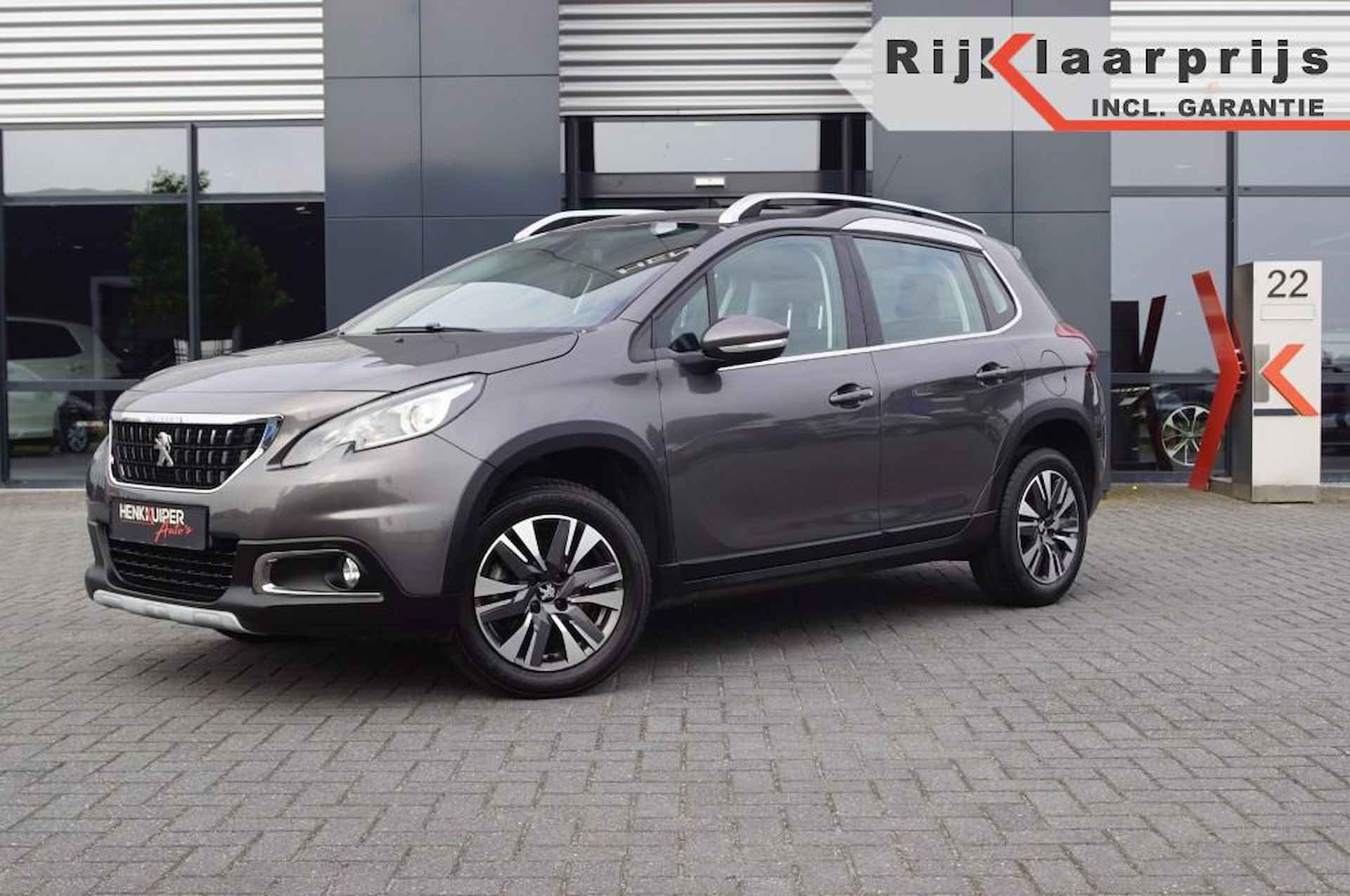 PEUGEOT 2008 1.2 PureTech Allure 110pk / Navi / PDC / DAB - 1/37