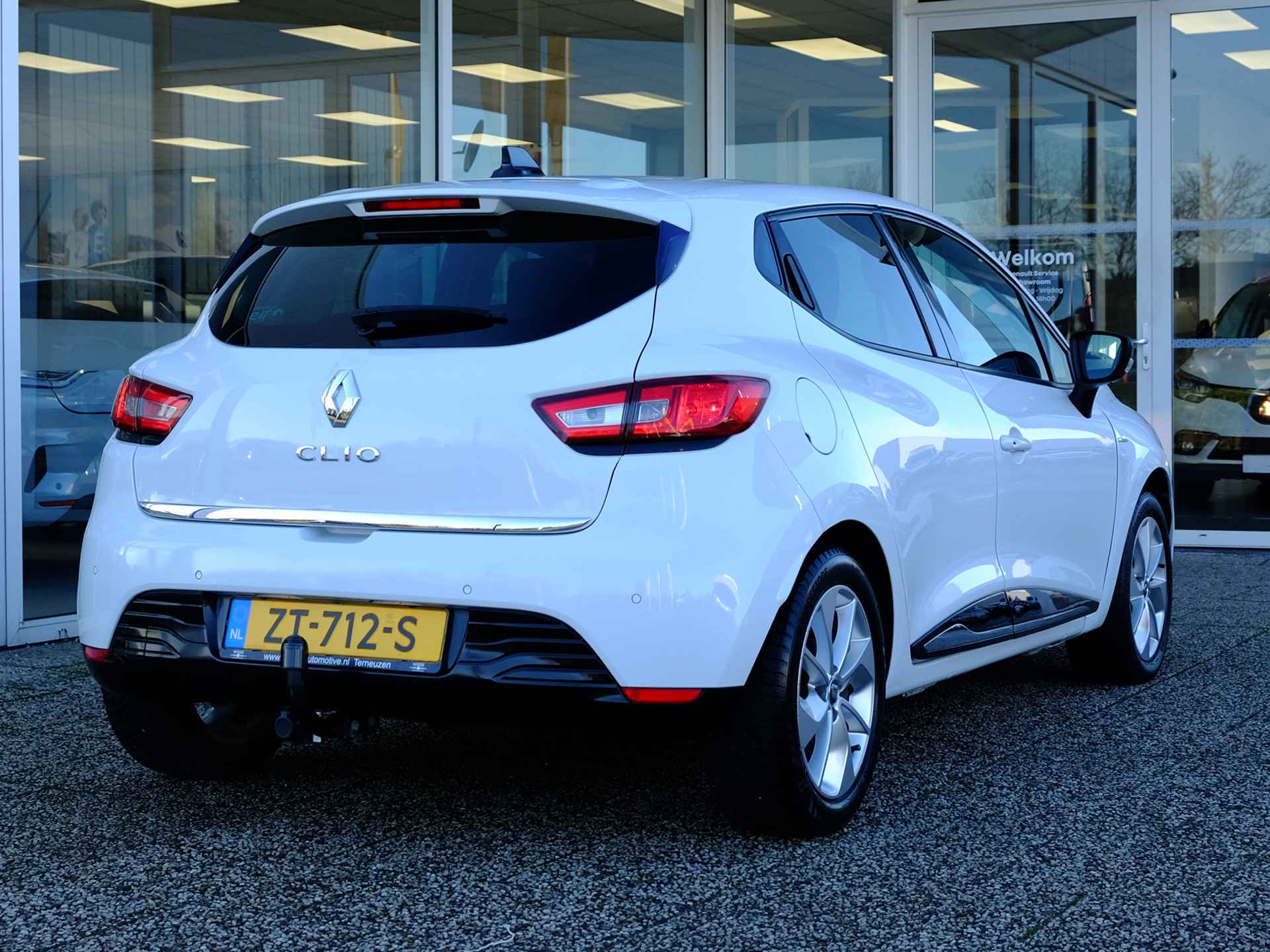 Renault Clio 75 Eco2 Limited | Airco | Navi Full map | Parkeersensoren | Trekhaak | Cruise control | Bluetooth | - 2/22