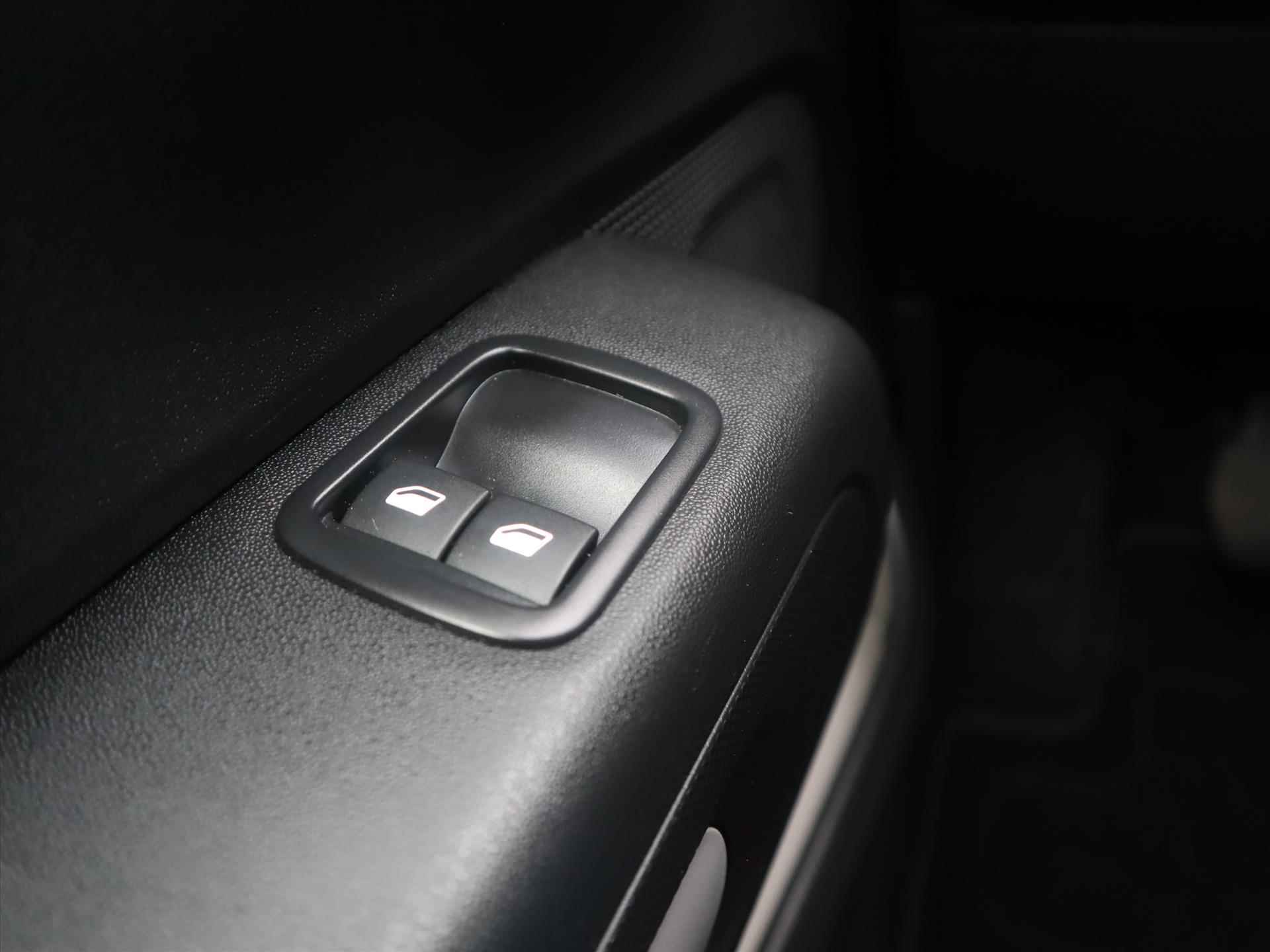 CITROEN C3 PureTech 110PK S&S Feel, Rijklaarprijs | Navigatie | Bluetooth | Parkeersensoren - 21/60
