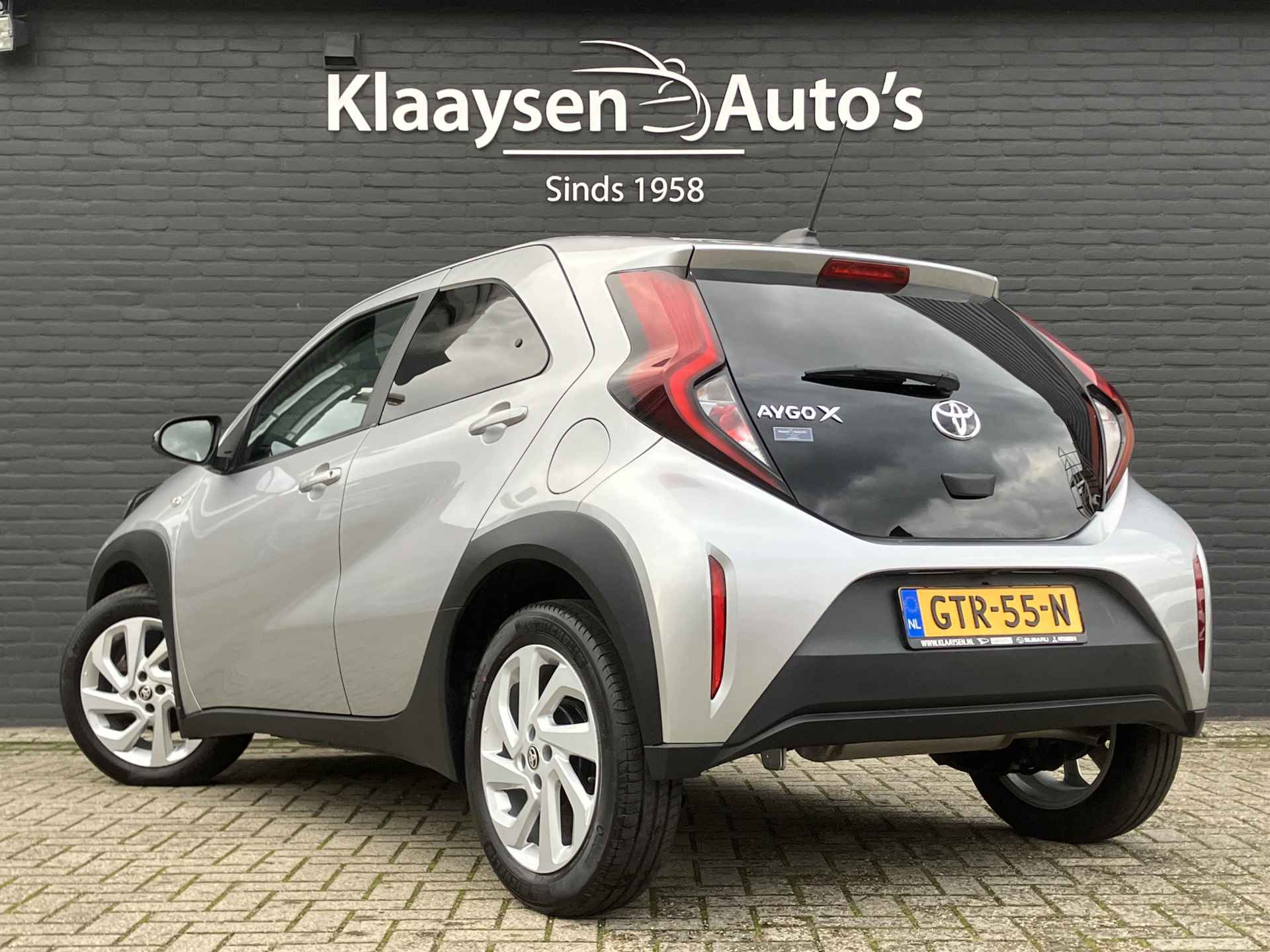 Toyota Aygo X 1.0 VVT-i MT First | apple carplay | camera | rij assistentie | adaptieve cruise | fab. garantie | 15.000 KM - 8/37