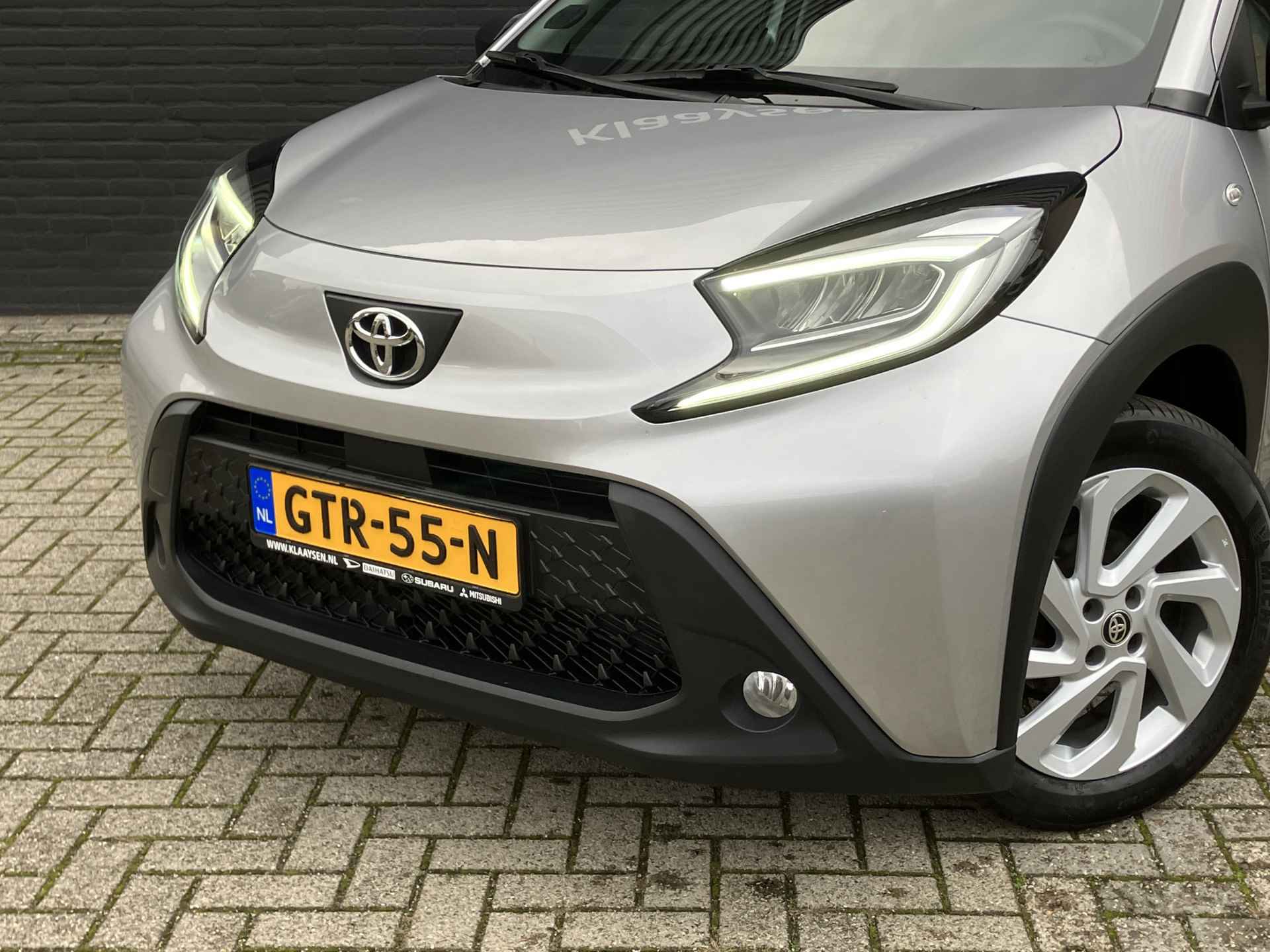 Toyota Aygo X 1.0 VVT-i MT First | apple carplay | camera | rij assistentie | adaptieve cruise | fab. garantie | 15.000 KM - 12/37