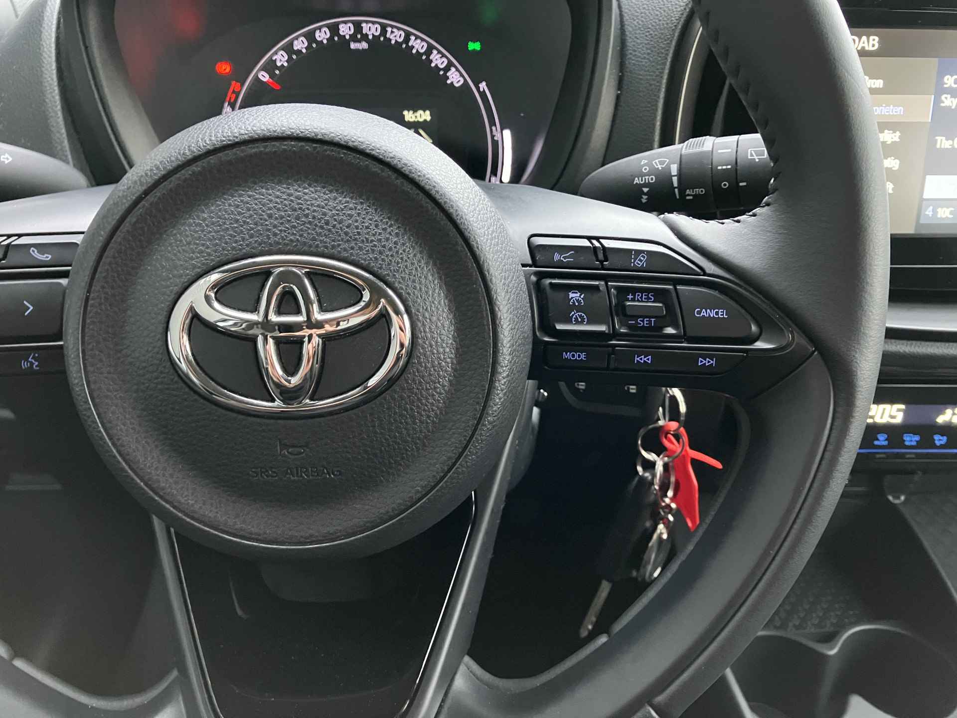 Toyota Aygo X 1.0 VVT-i MT First | apple carplay | camera | rij assistentie | adaptieve cruise | fab. garantie | 15.000 KM - 26/37