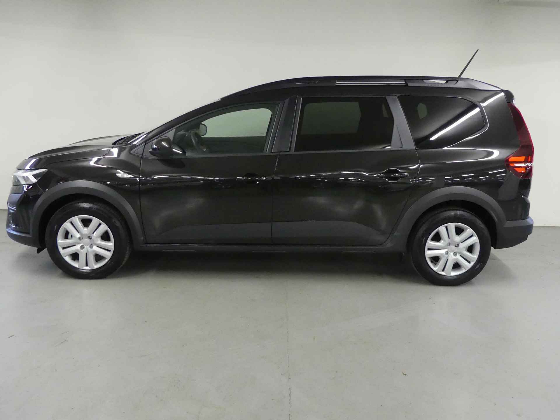 Dacia Jogger 1.6 Hybrid 140 Expression 7p. | Automaat | MediaNav Multimedia & Navigatie | Parkeersensoren | Cruise Control | 7-Persoons - 7/26