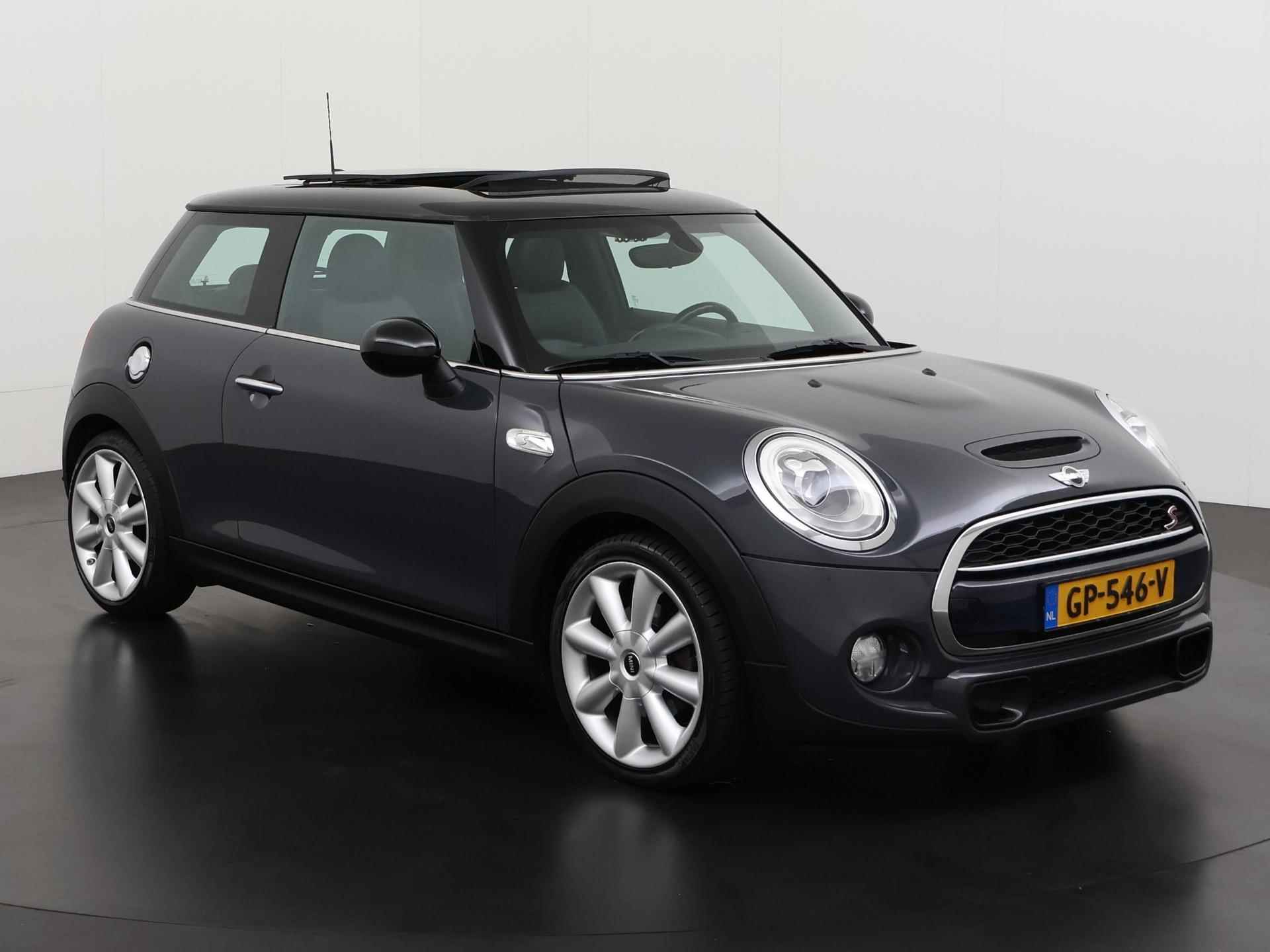 Mini Mini 2.0 Cooper S JCW Mini Mini 2.0 Cooper S  JCW | Panoramadak | Leder | Navigatie | Zondag Open! - 30/34