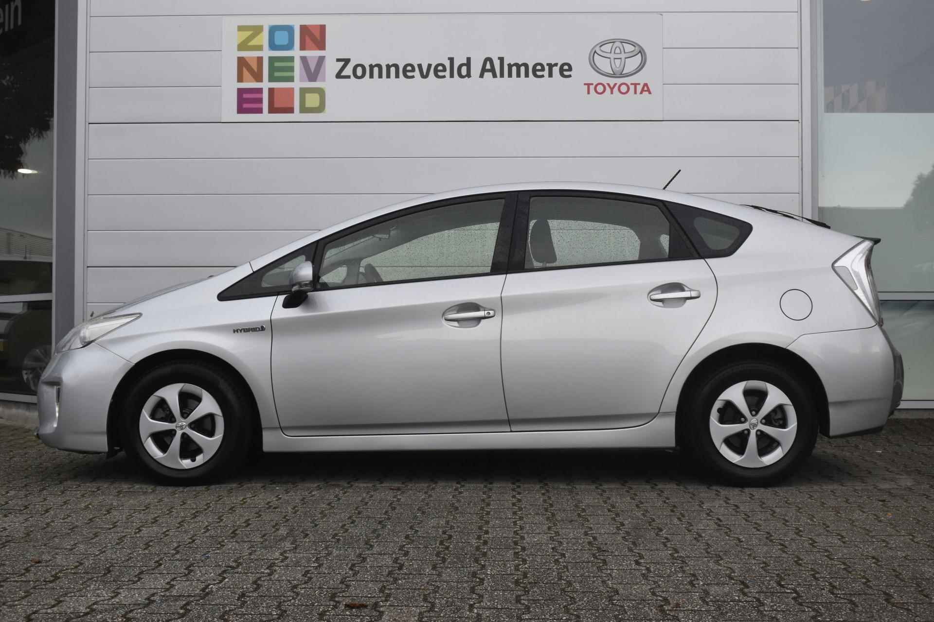 Toyota Prius 1.8 Comfort - 2/29