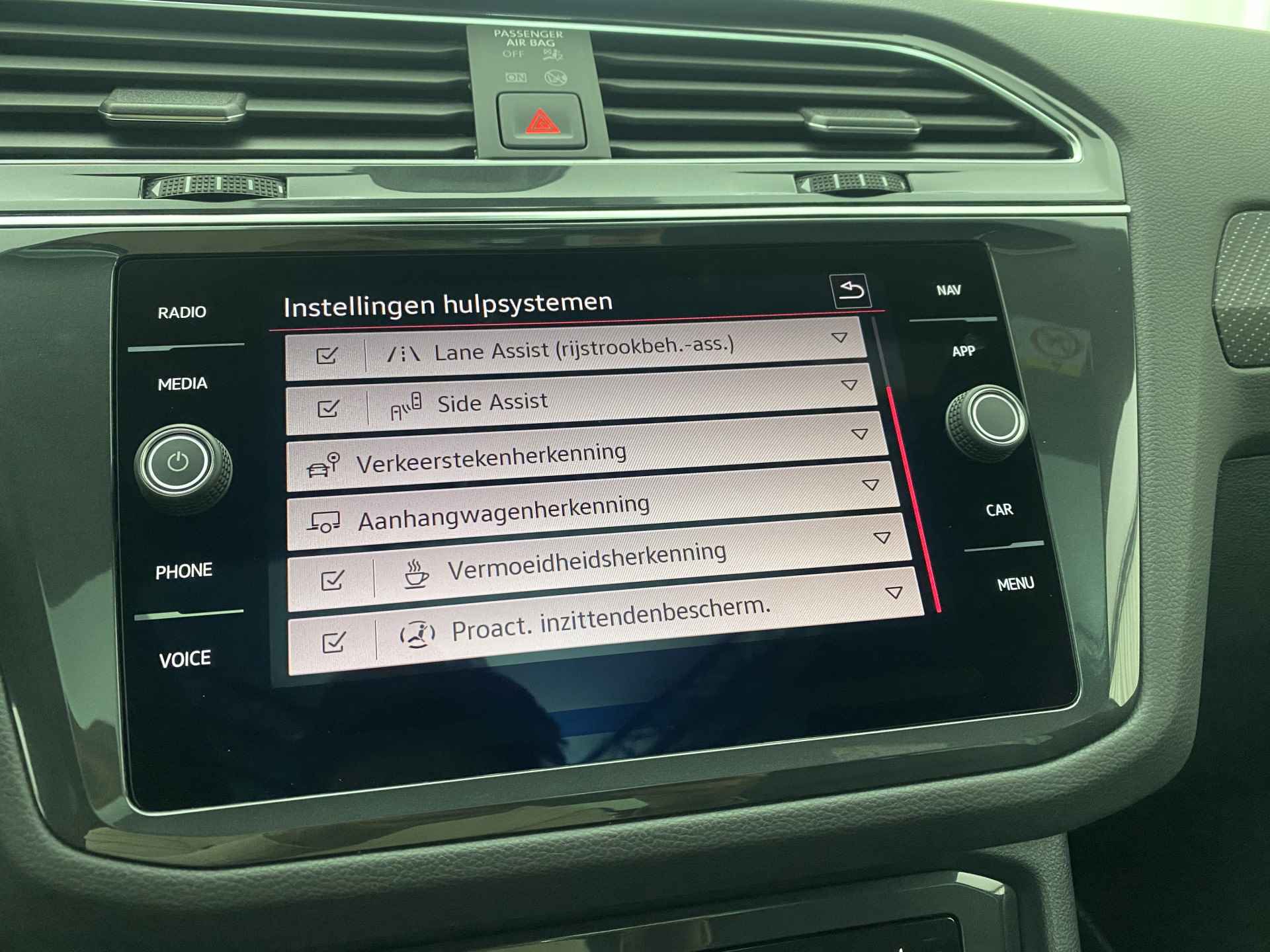 Volkswagen Tiguan 1.4 TSI eHybrid R-Line Business Automaat Pano-Dak | Trekhaak | Apple Carplay | Head-Up | Max 245 Pk | - 35/46