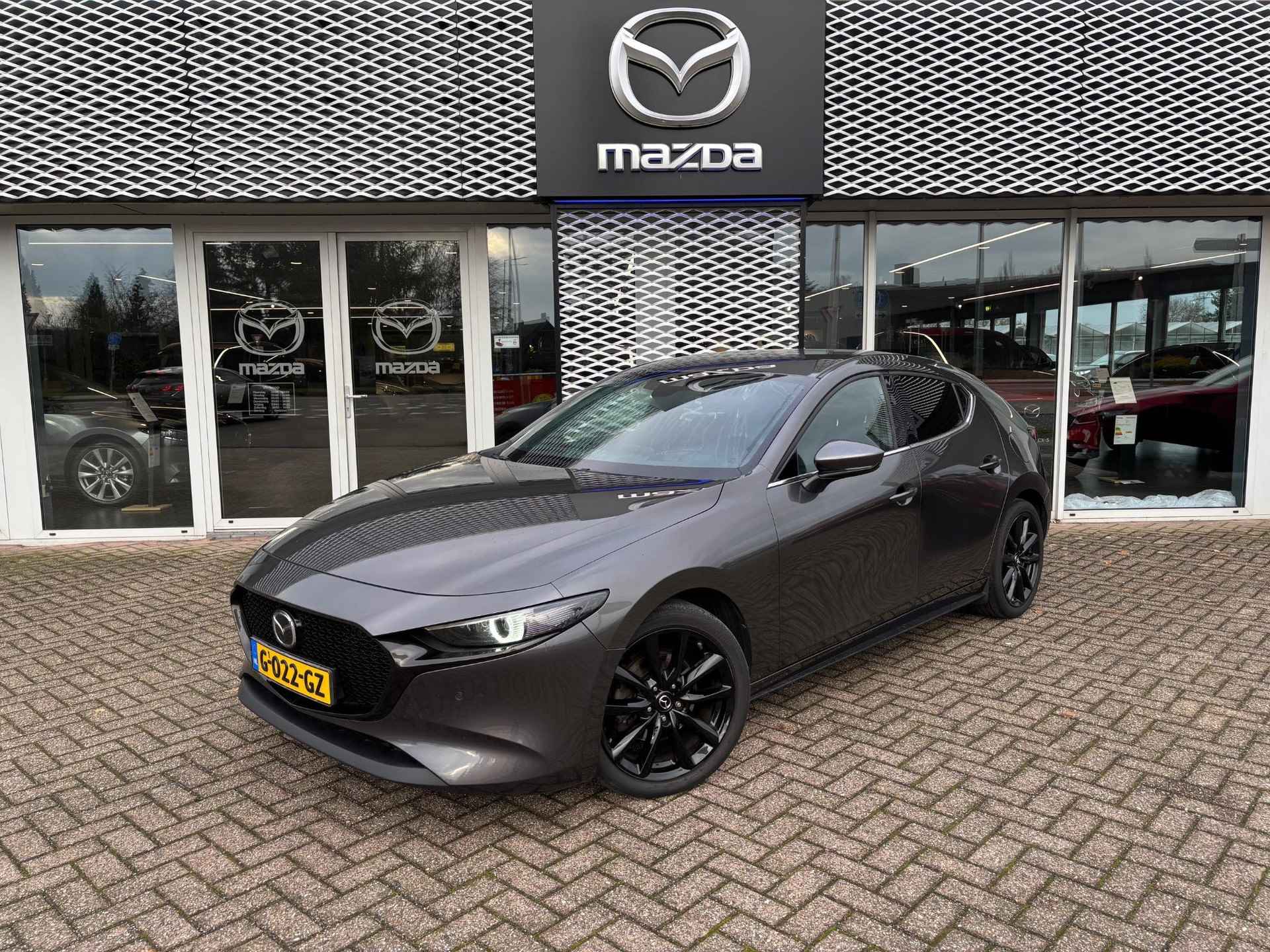 Mazda 3 2.0 e-SkyActiv-X M Hybrid 180 Luxury AUTOMAAT | DEALERONDERHOUDEN | AFNEEMBARE TREKHAAK | NL AUTO | LEER | - 2/6