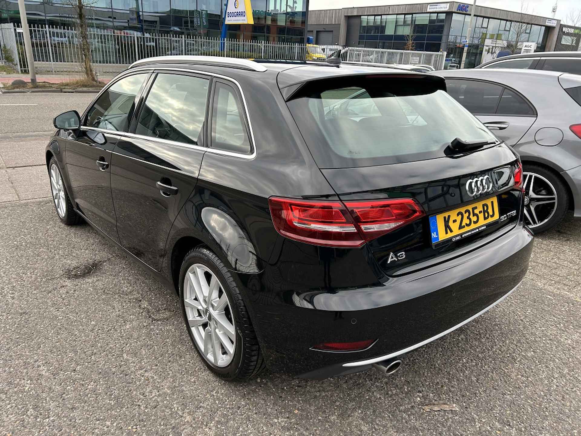 Audi A3 Sportback 30 TFSI Advance Sport - 4/27