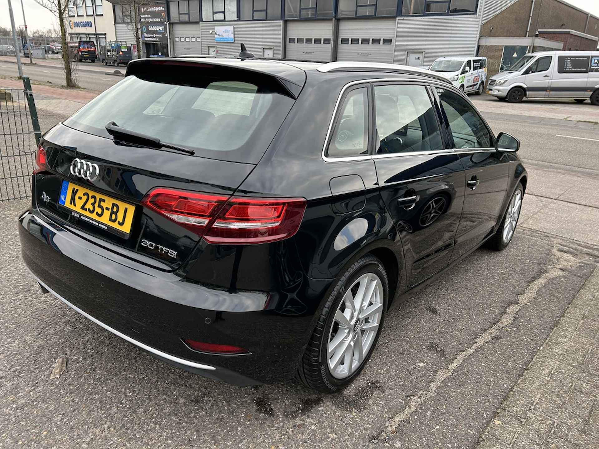 Audi A3 Sportback 30 TFSI Advance Sport - 7/27