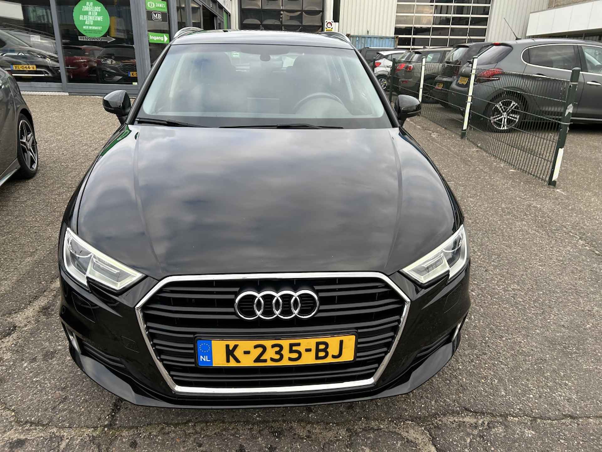 Audi A3 Sportback 30 TFSI Advance Sport - 10/27