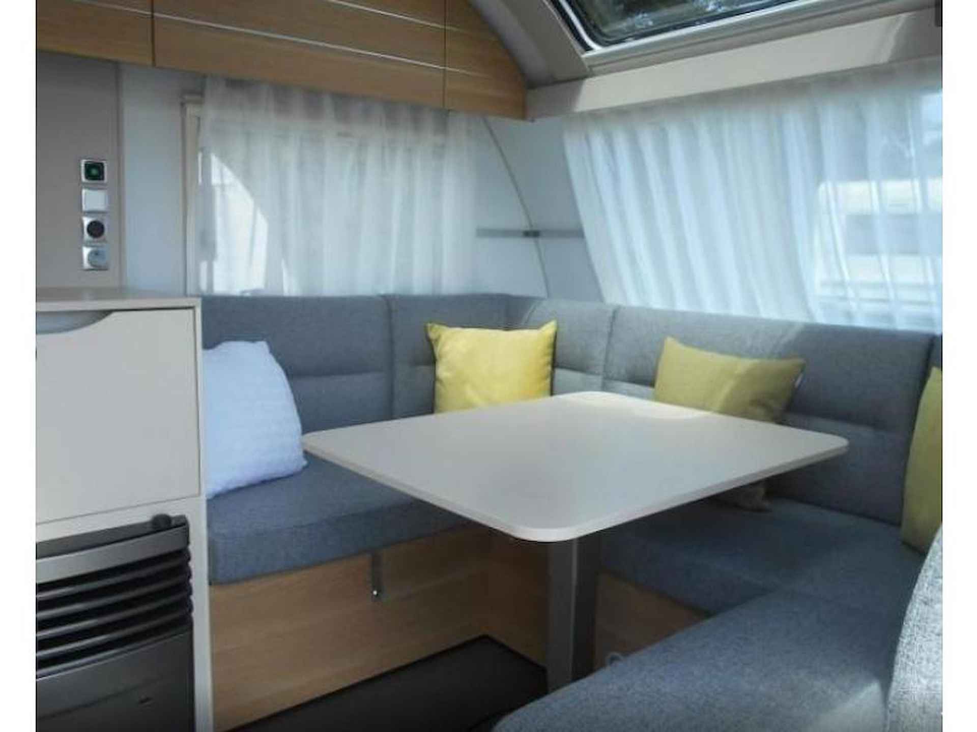 Adria Adora 542 UL NU MET € 3.500,00 KORTING - 13/17